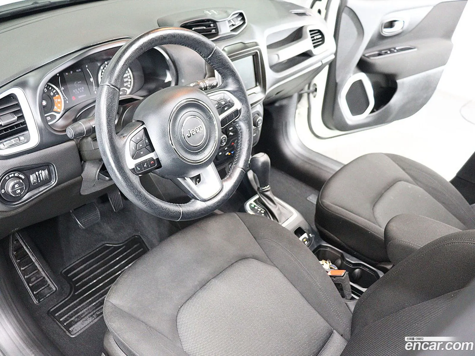 Jeep Renegade 2021 — 16