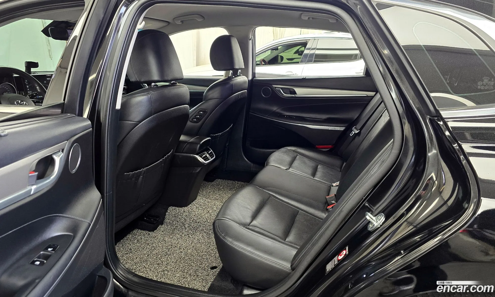 Hyundai Grandeur IG Hybrid 2021 — 28