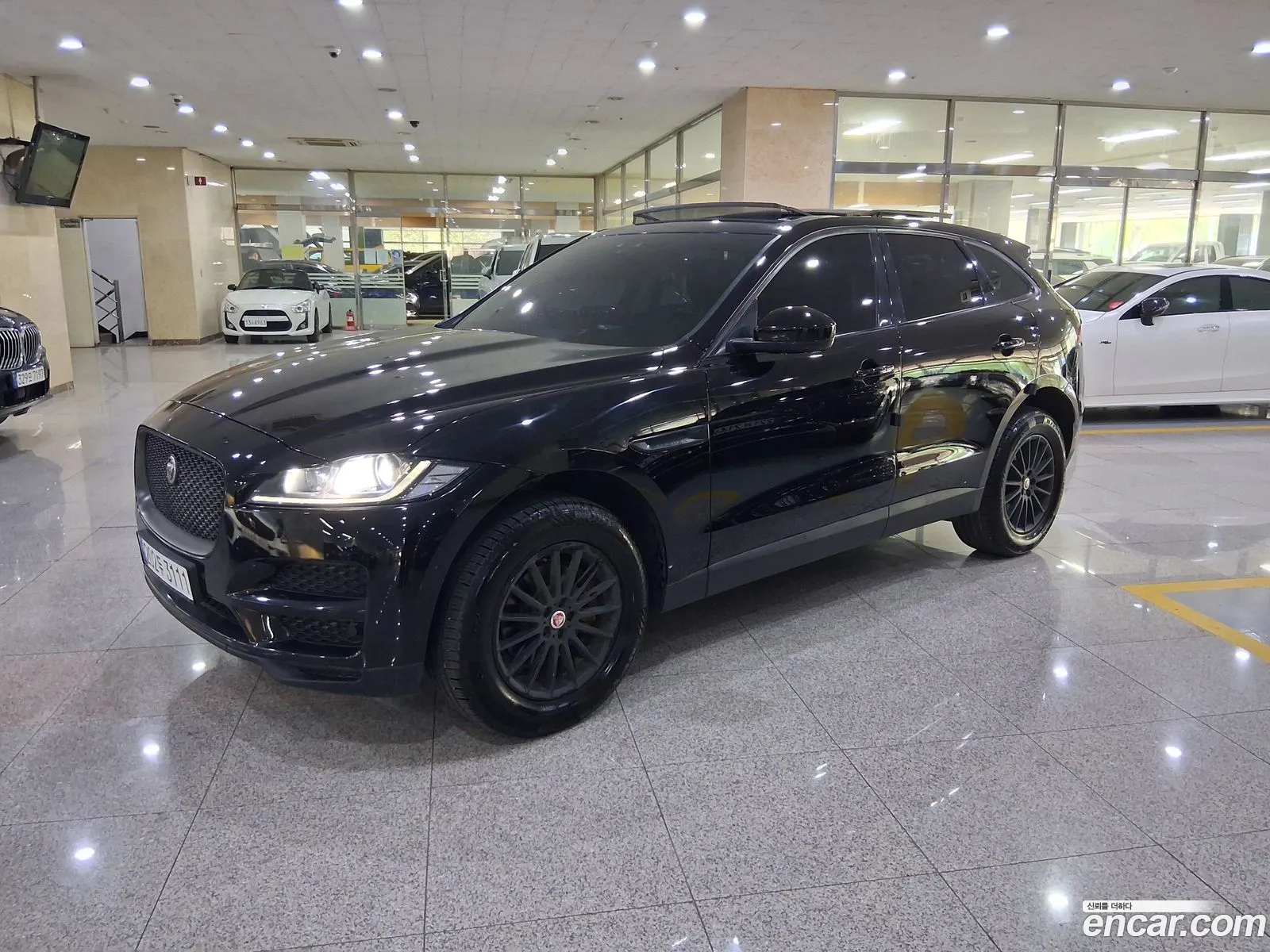 Jaguar F-Pace 2018 — 15