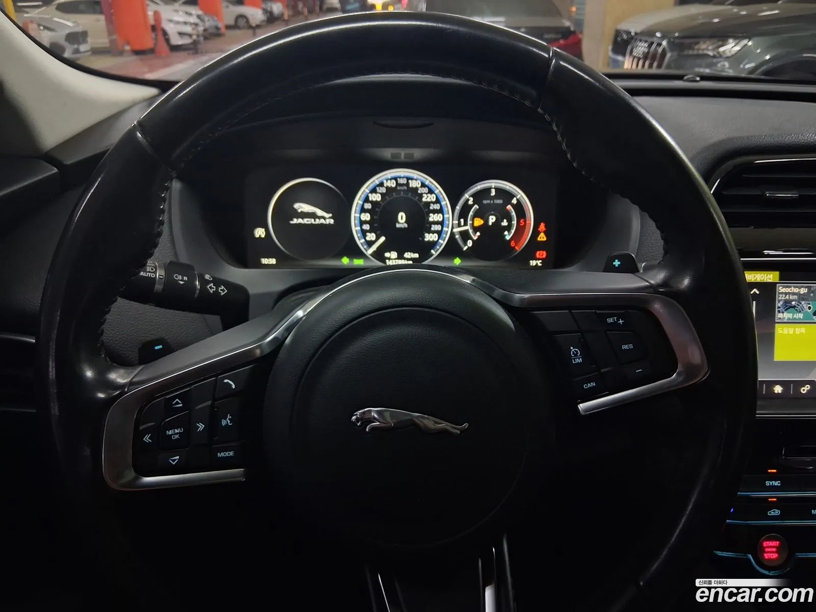 Jaguar F-Pace 2018 — 10