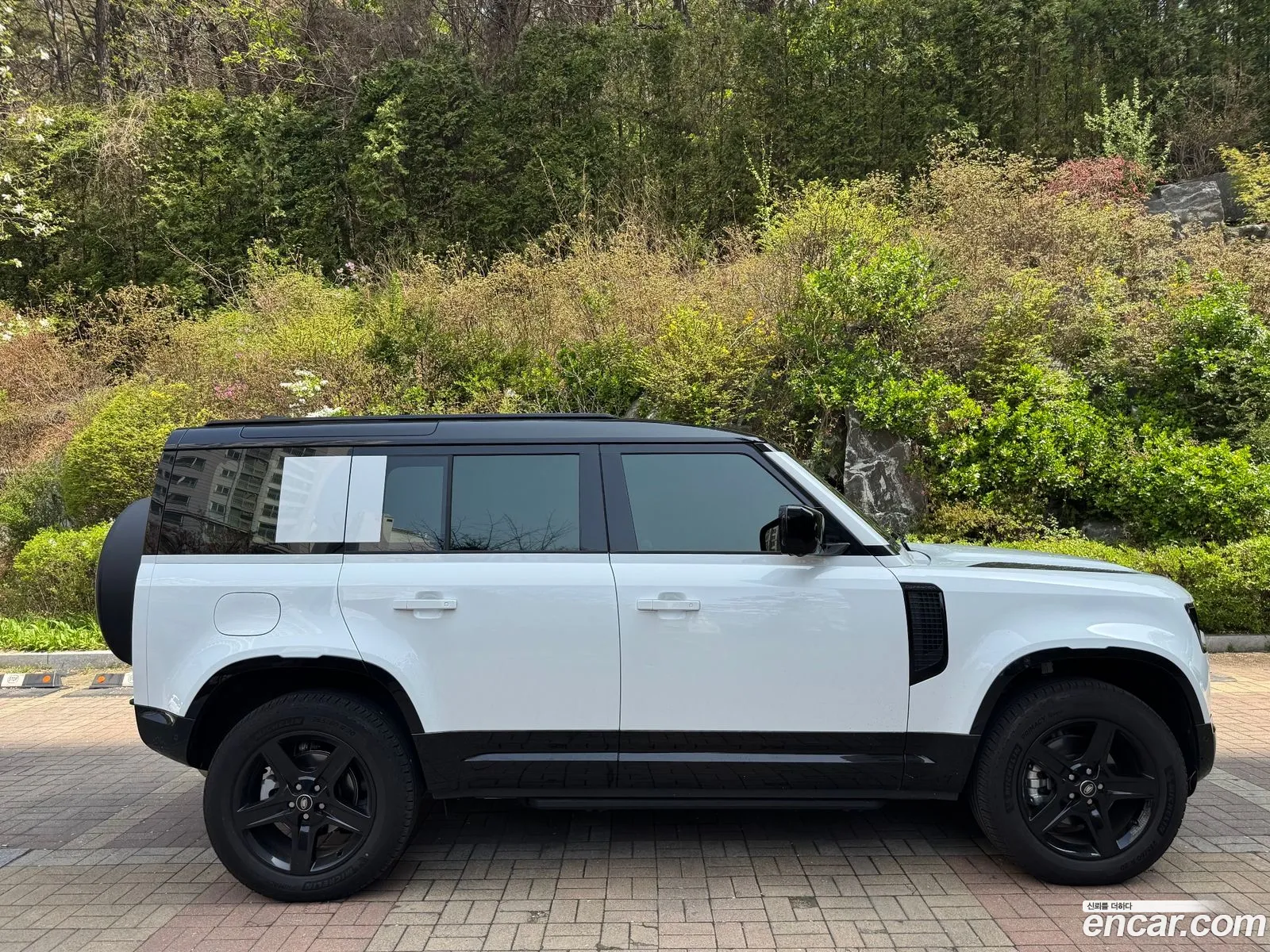 Land Rover Defender 2025 — 2