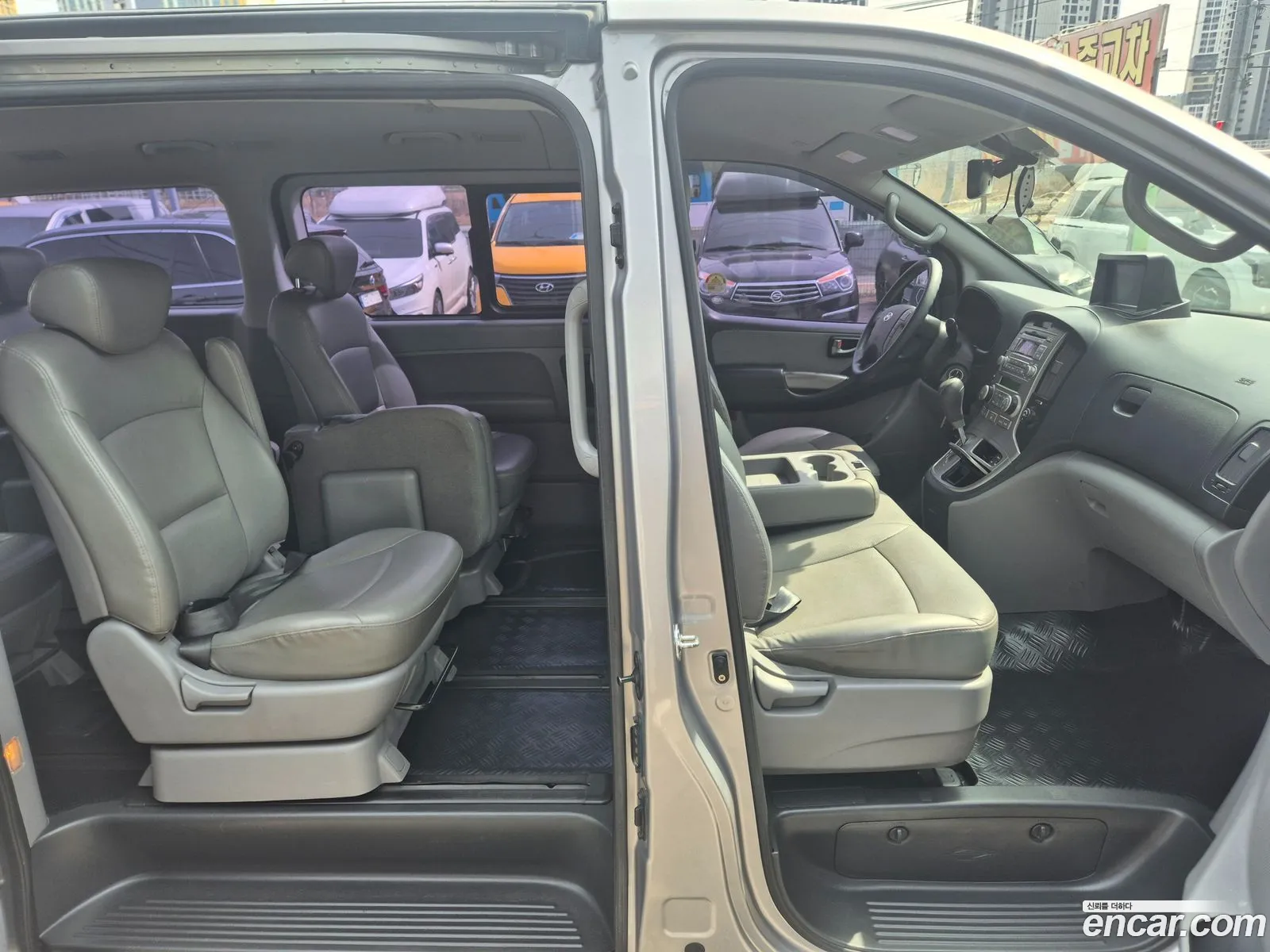 Hyundai Grand Starex 2012 — 15