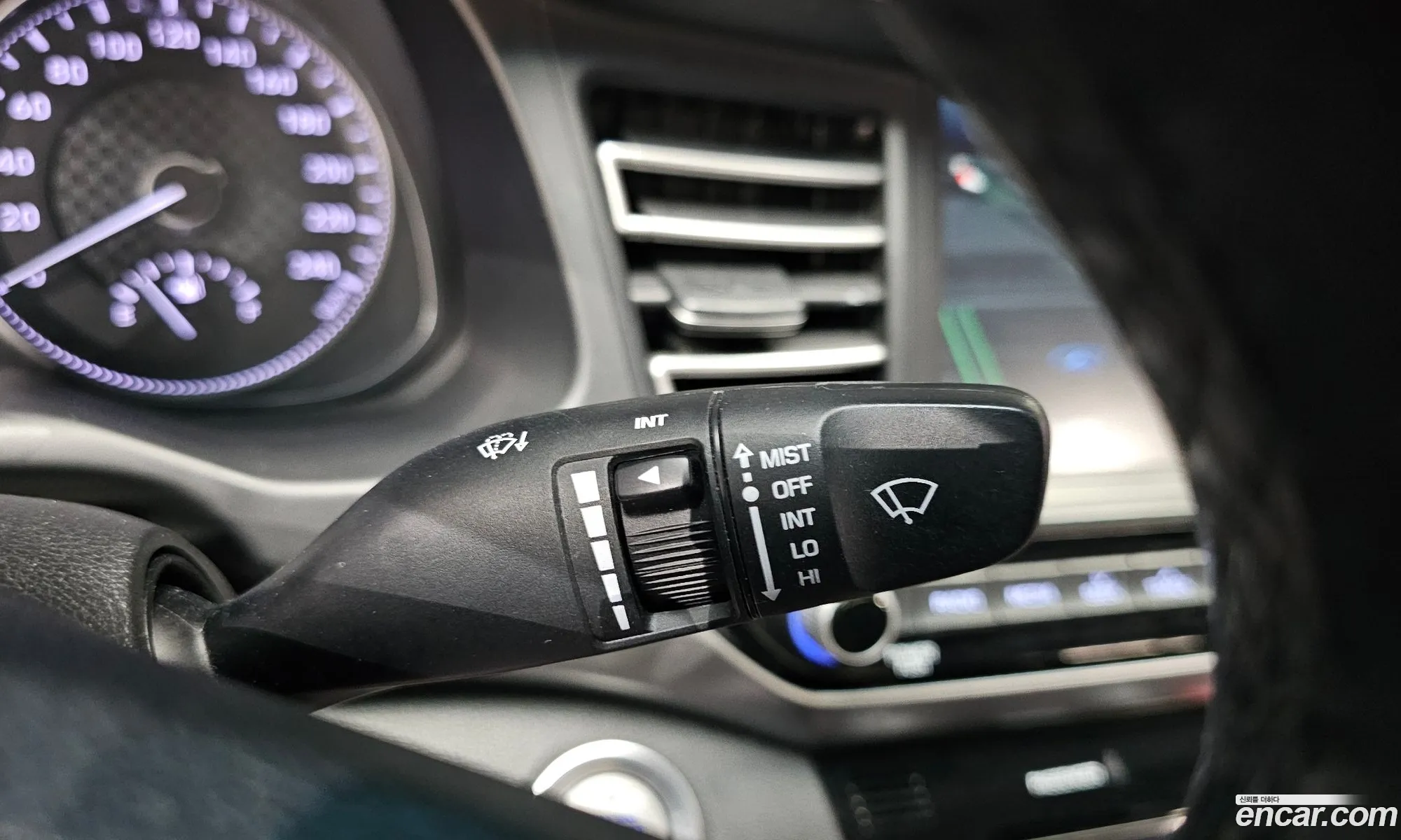 Hyundai Elantra AD 2019 — 16