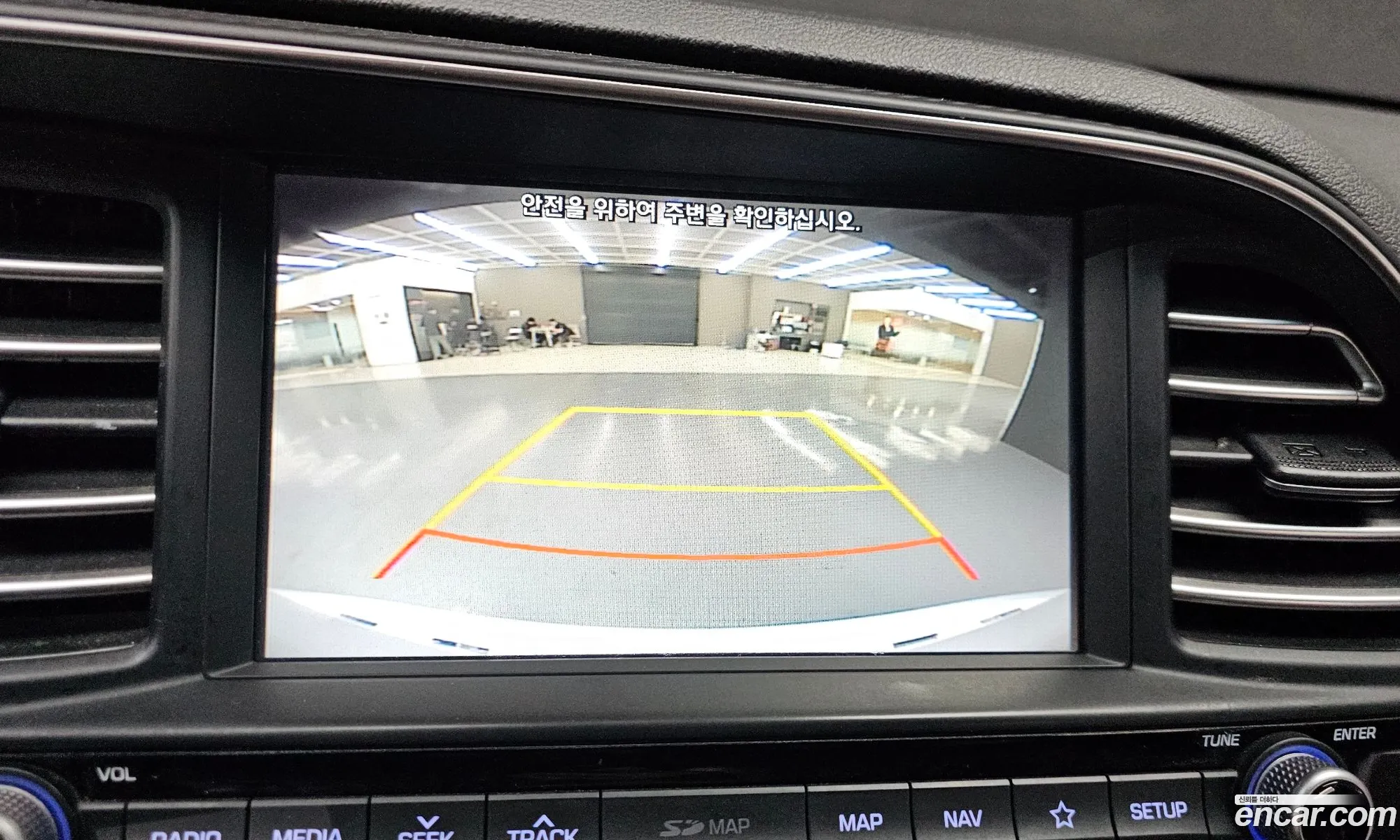 Hyundai Elantra AD 2019 — 18