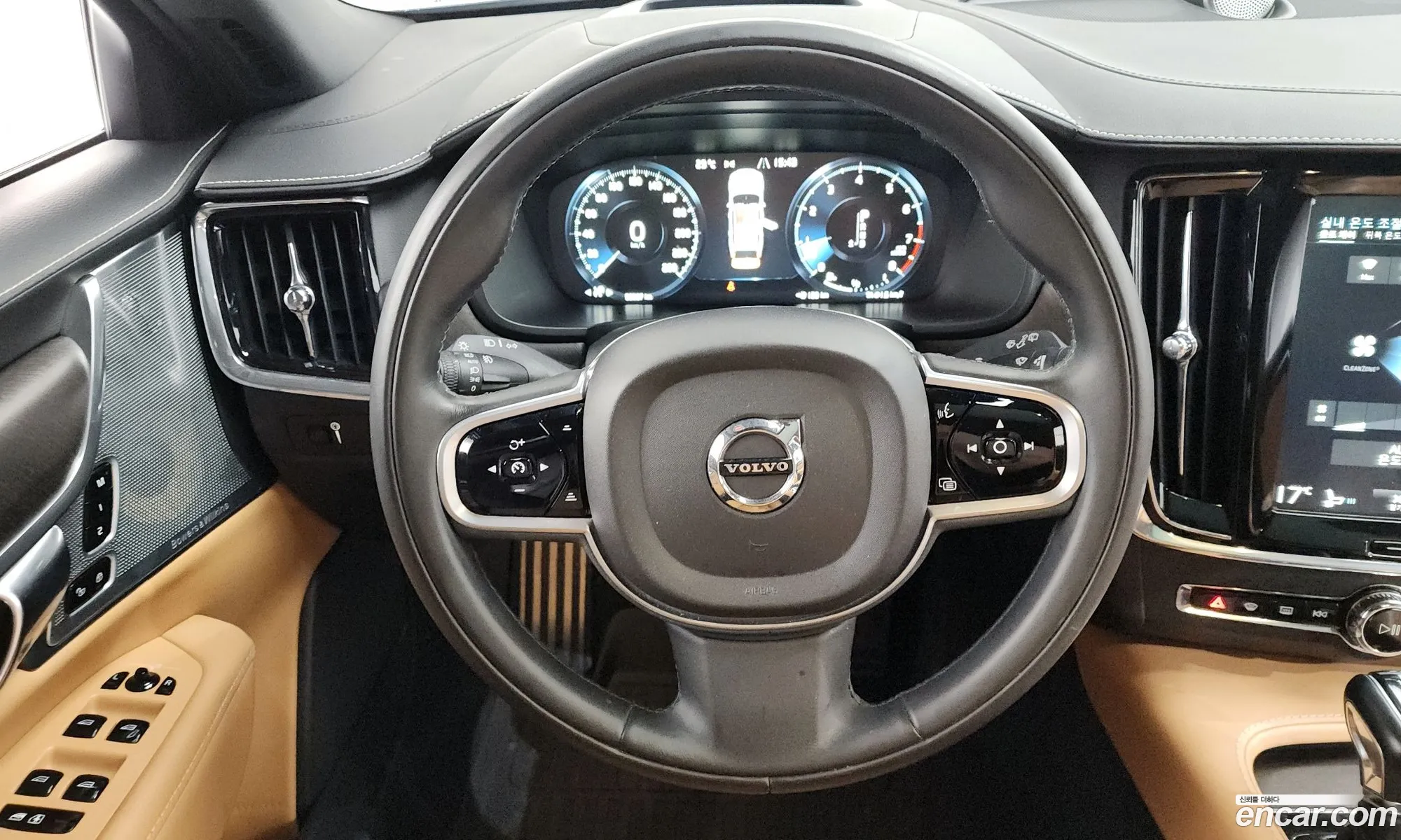Volvo V90 Cross Country 2018 — 22