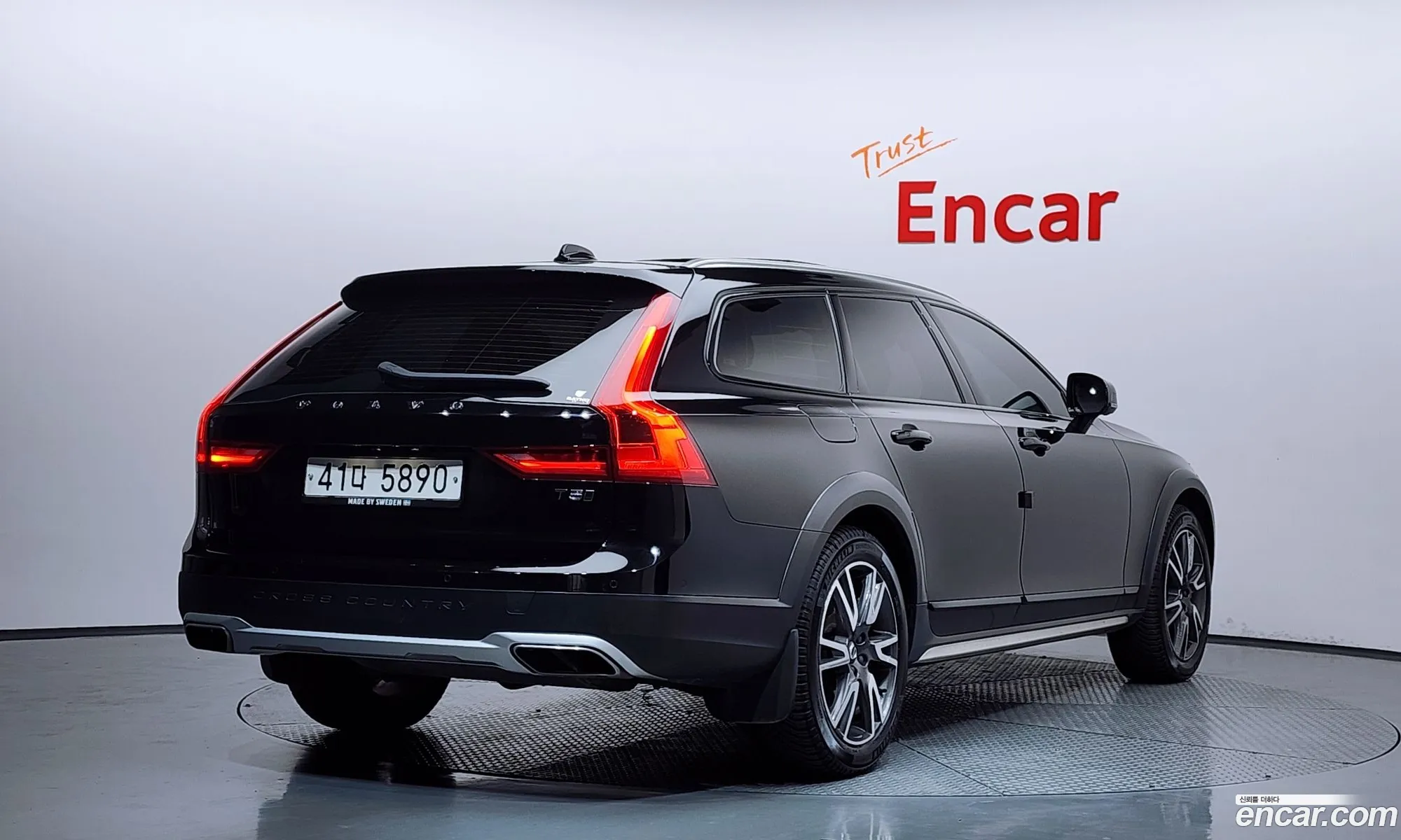 Volvo V90 Cross Country 2018 — 14