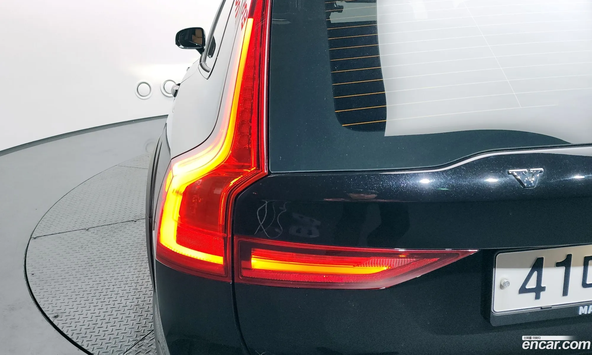Volvo V90 Cross Country 2018 — 27