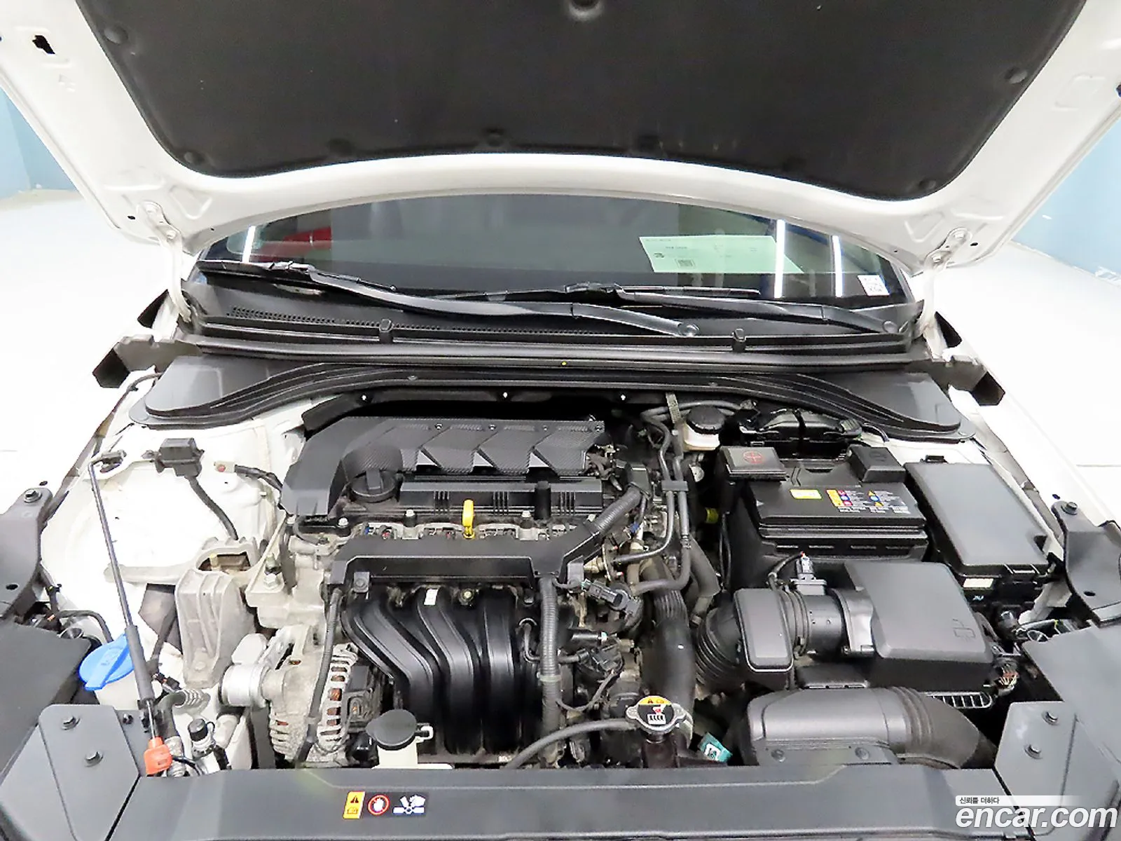 Hyundai Elantra AD 2020 — 19