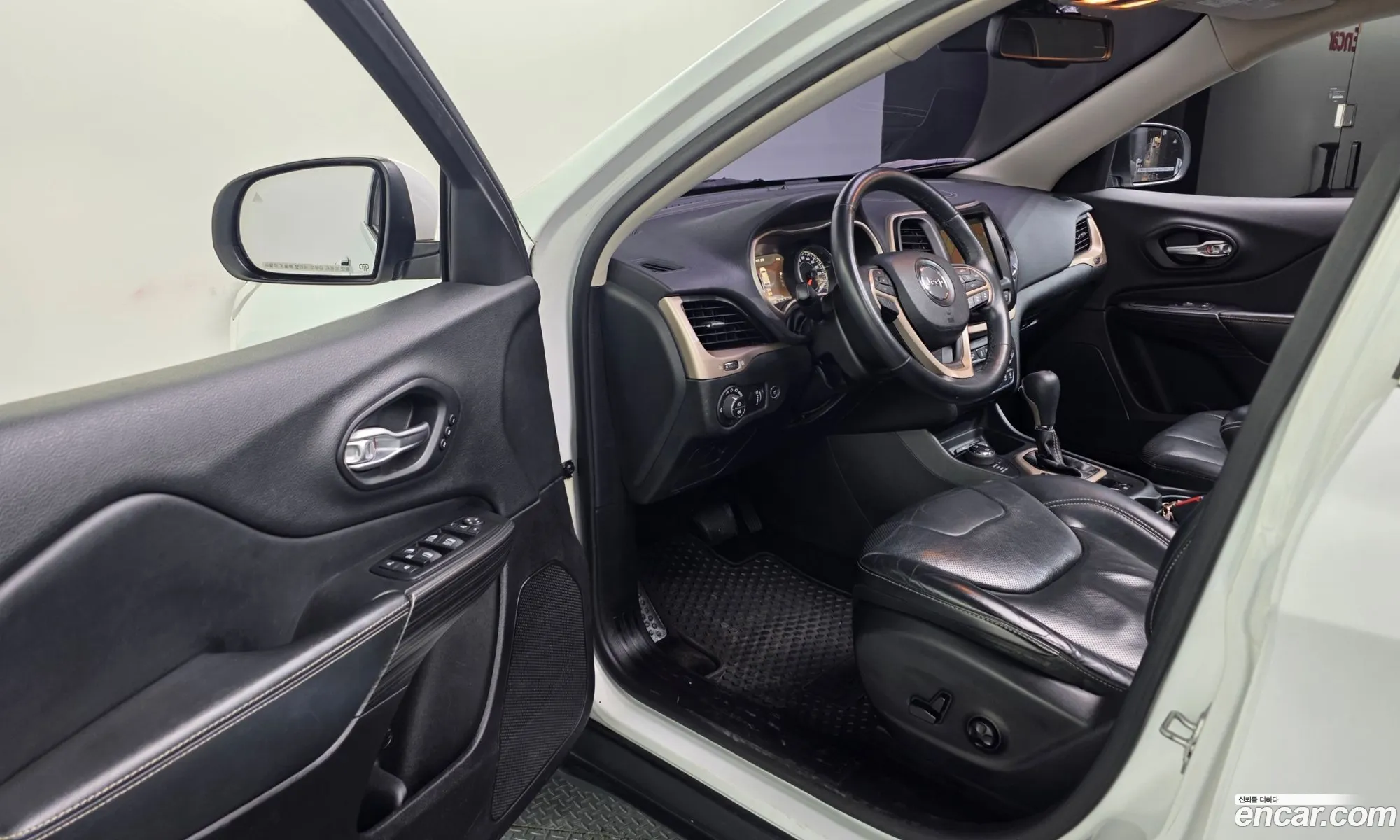 Jeep Cherokee 2015 — 17