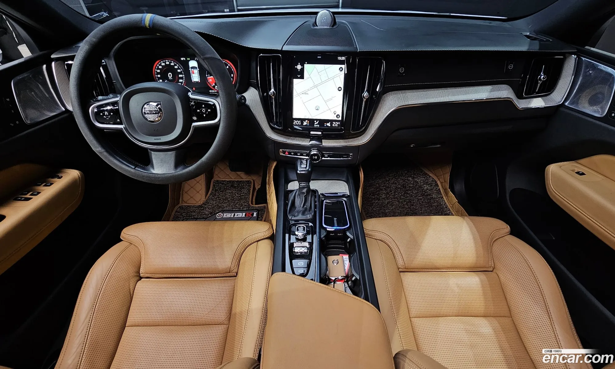 Volvo XC60 2017 YV1UZA8ACJ1014235 — 13