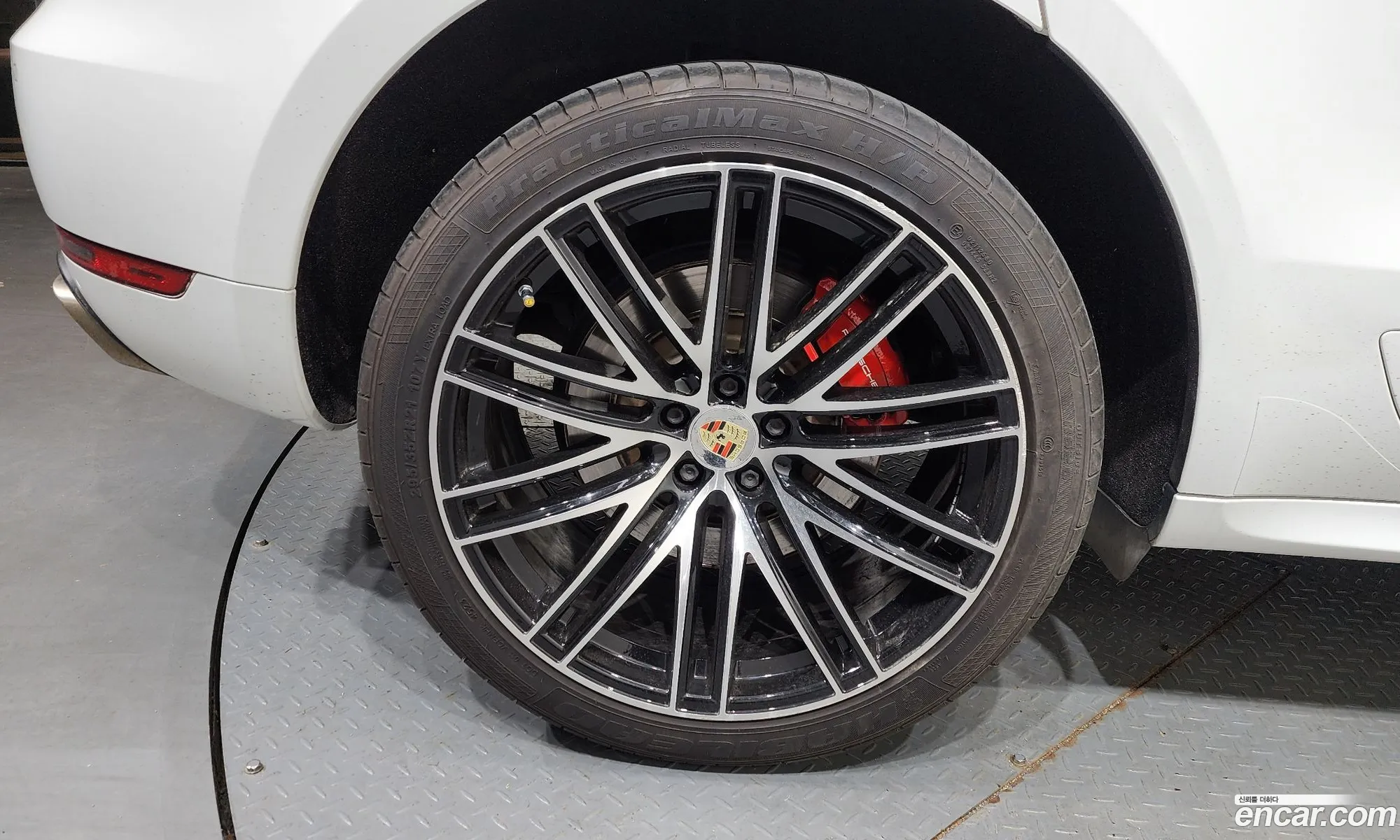 Porsche Macan 2016 WP1AF295XHLB90279 — 15