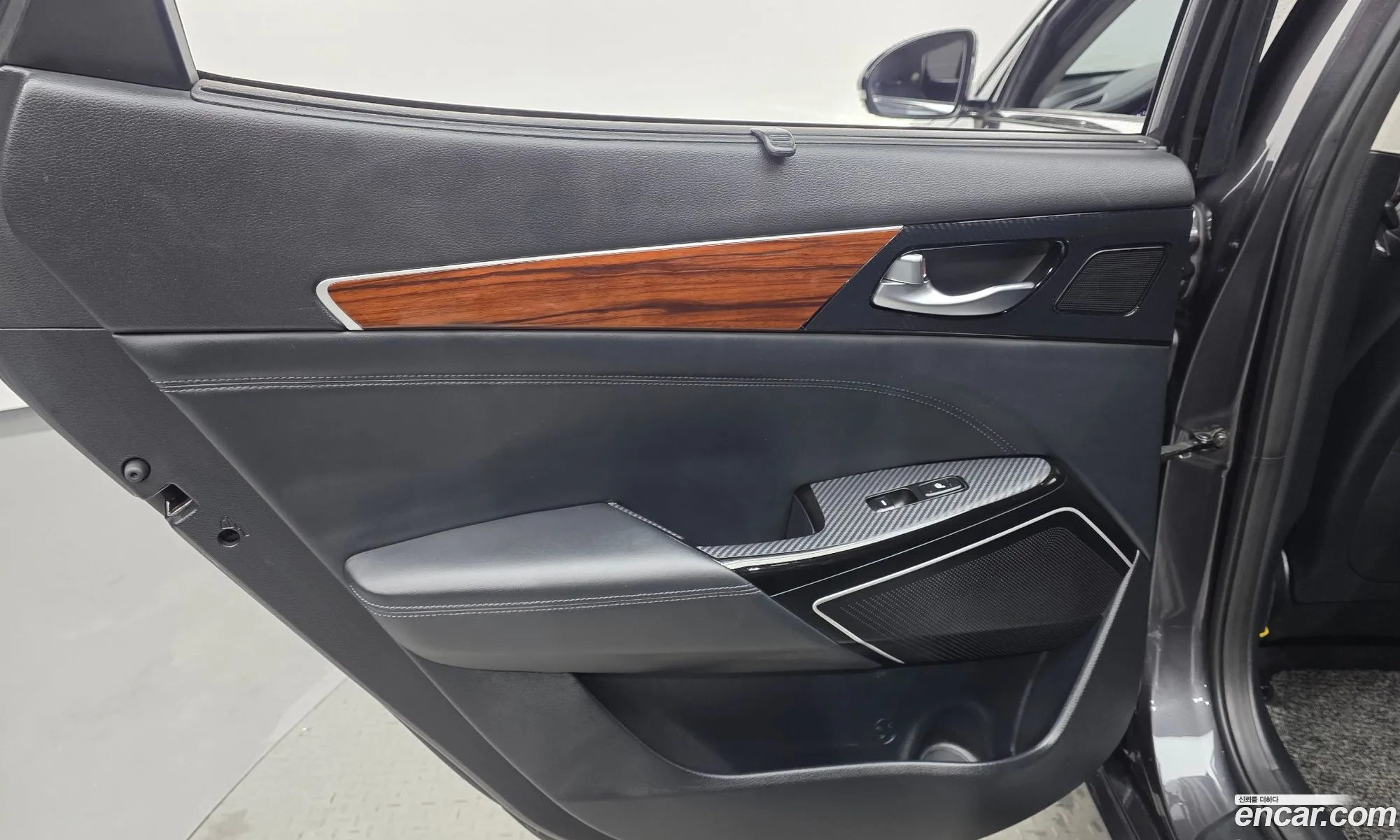 Kia K7 2017 — 17