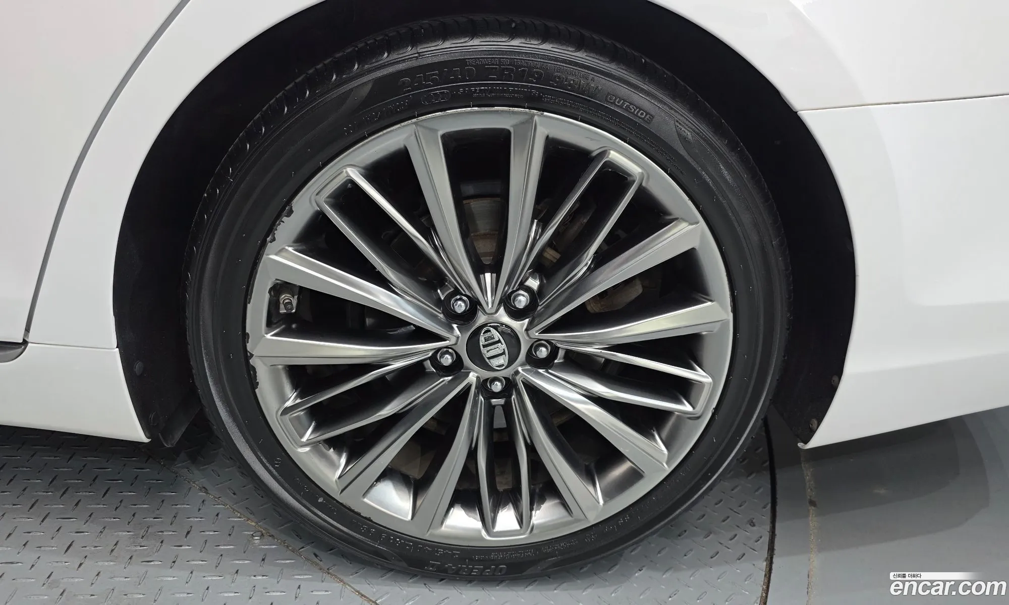Hyundai Grandeur IG 2016 — 32