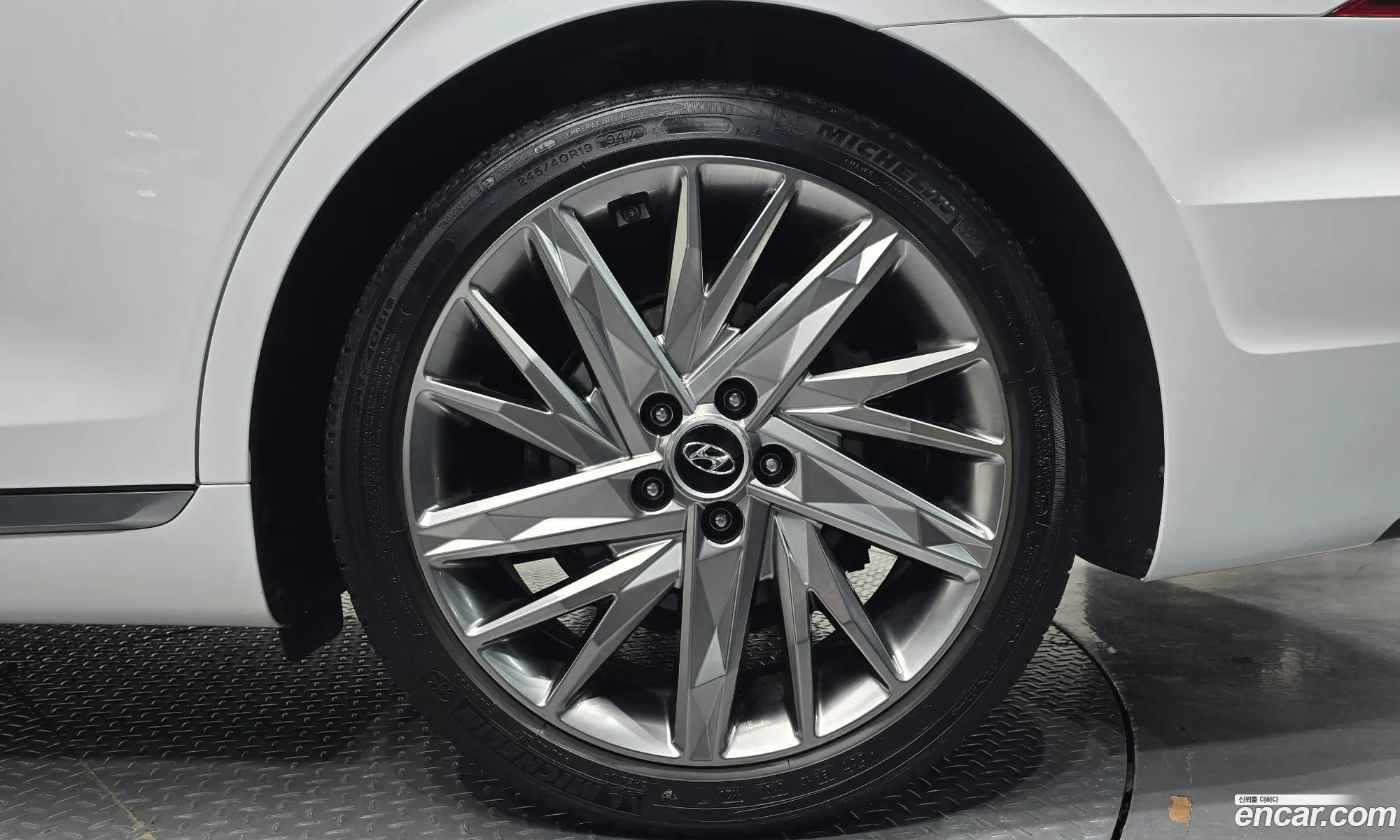 Hyundai Grandeur IG 2020 — 24