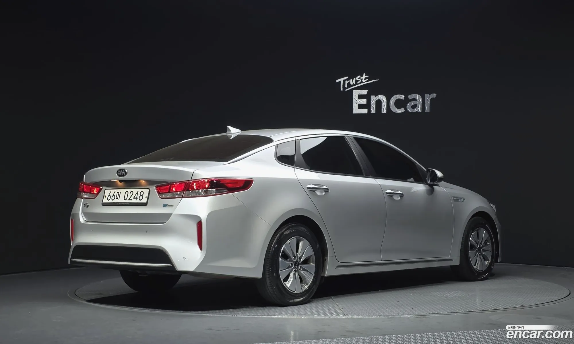 Kia K5 Hybrid 2016 — 9