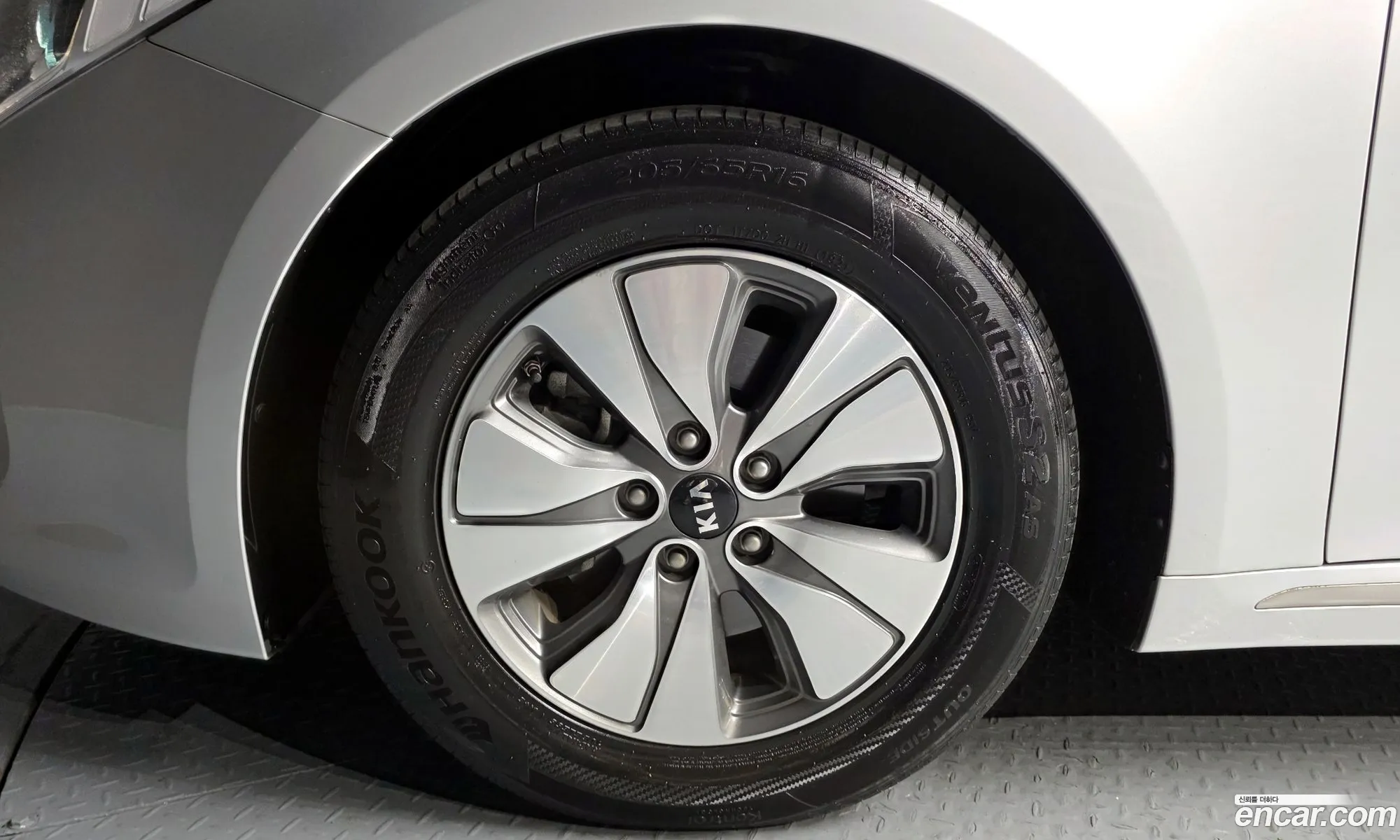 Kia K5 Hybrid 2016 — 4