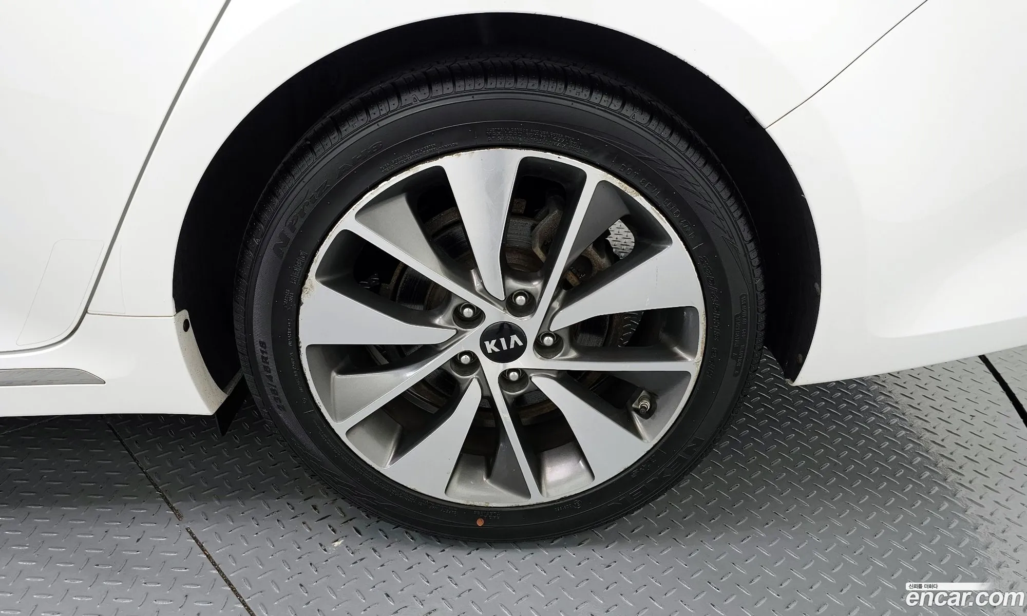 Kia K5 2015 — 32