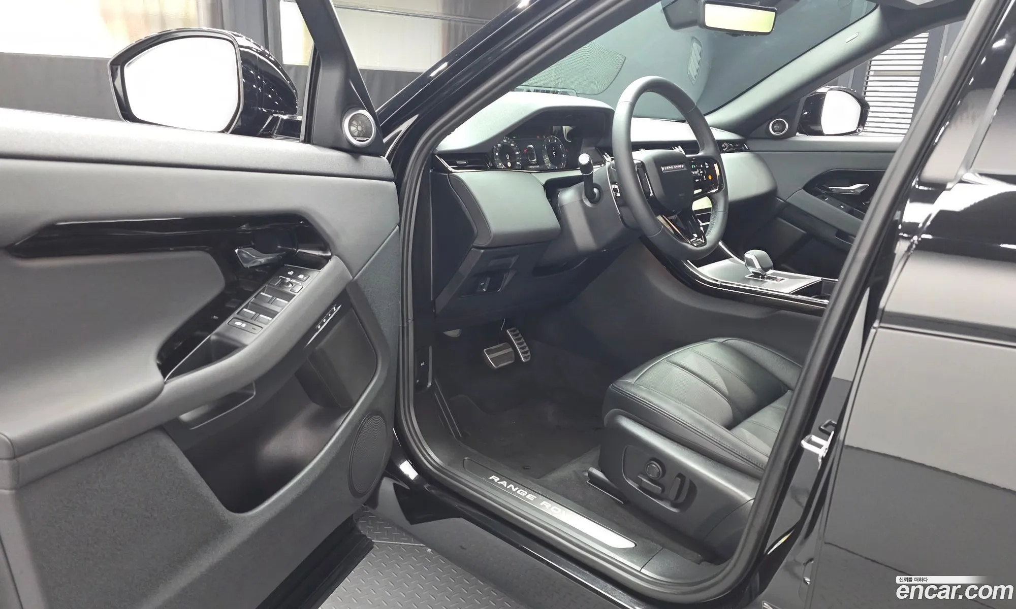 Land Rover Range Rover Evoque 2025 SALZA2BX1SH268398 — 6