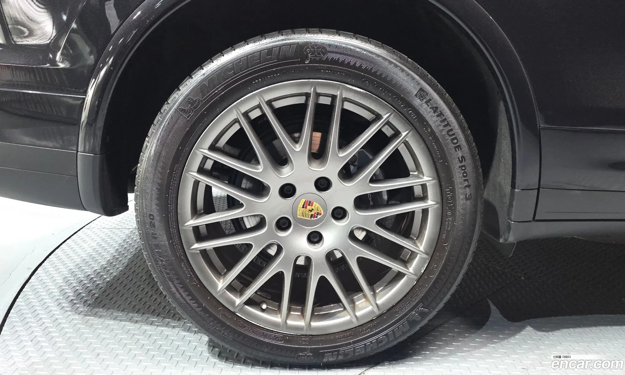 Porsche Cayenne 2017 WP1AF2921HLA29809 — 18