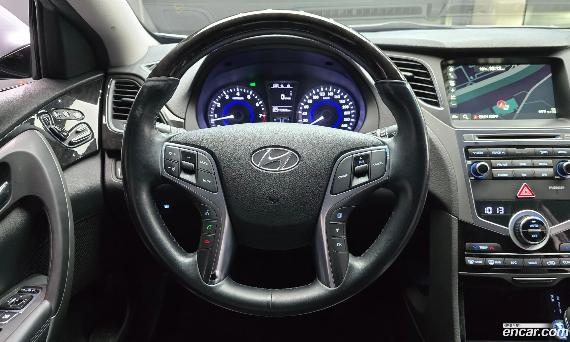Hyundai Grandeur HG 2015 — 17