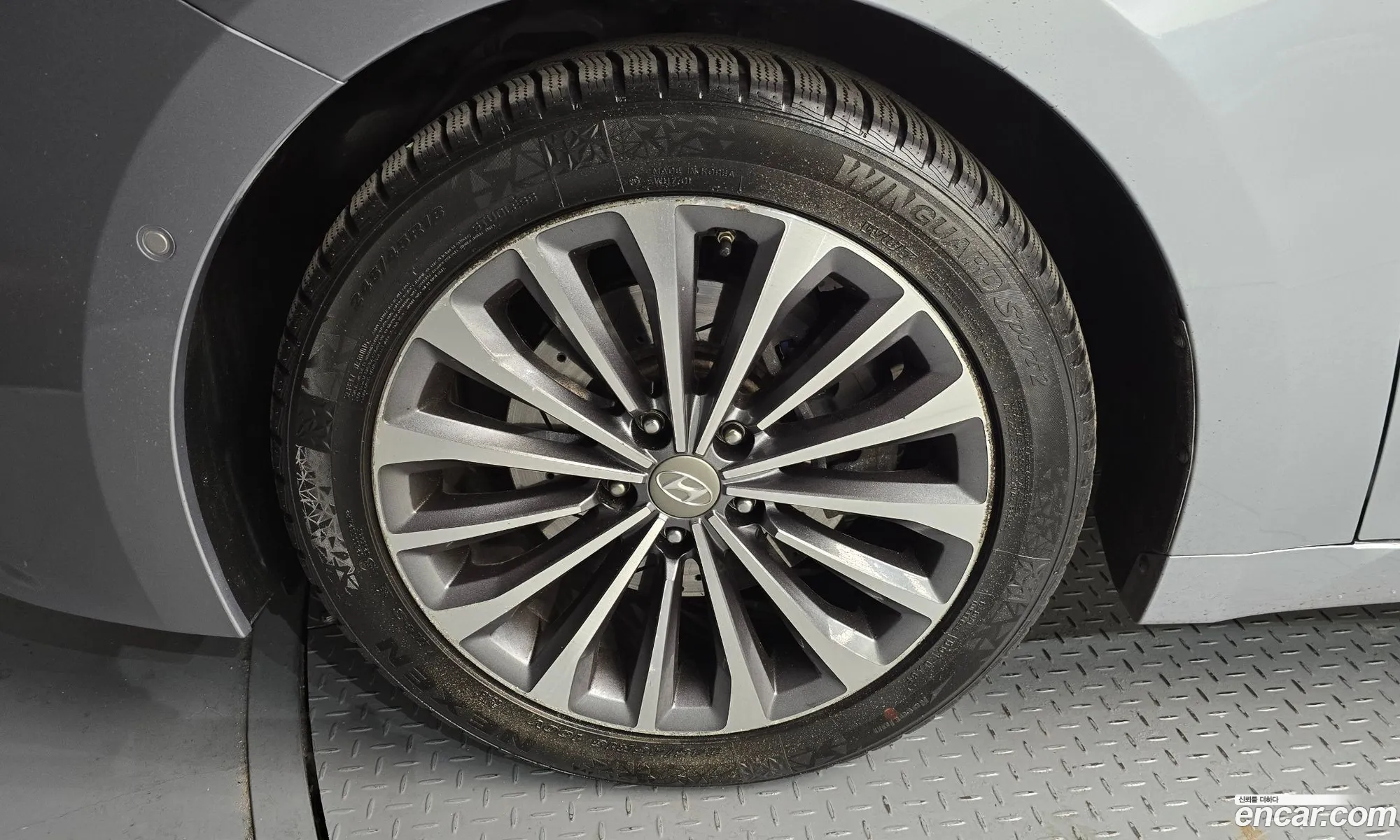 Hyundai Grandeur HG 2015 — 15