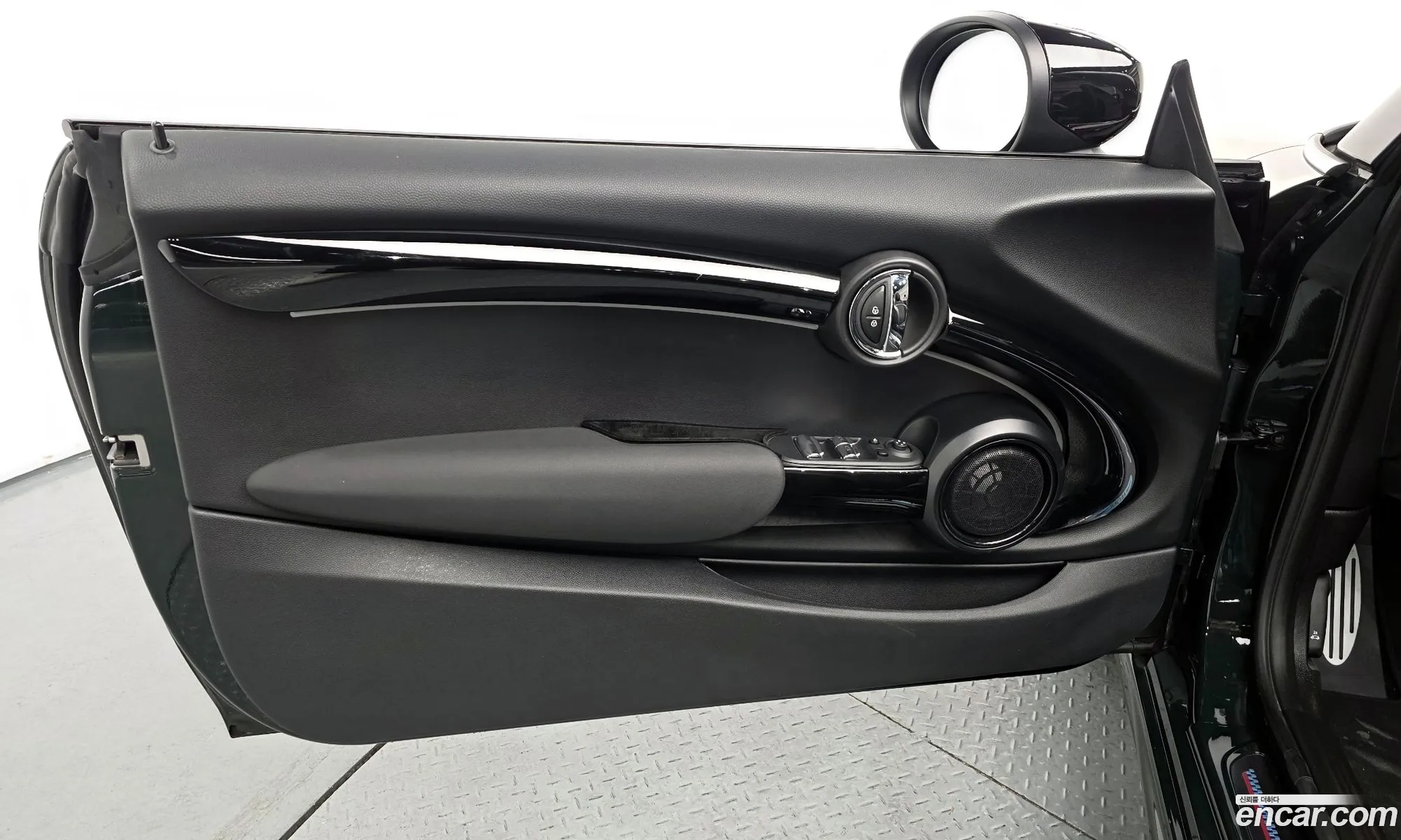 Mini Cooper S Convertible 2023 — 9