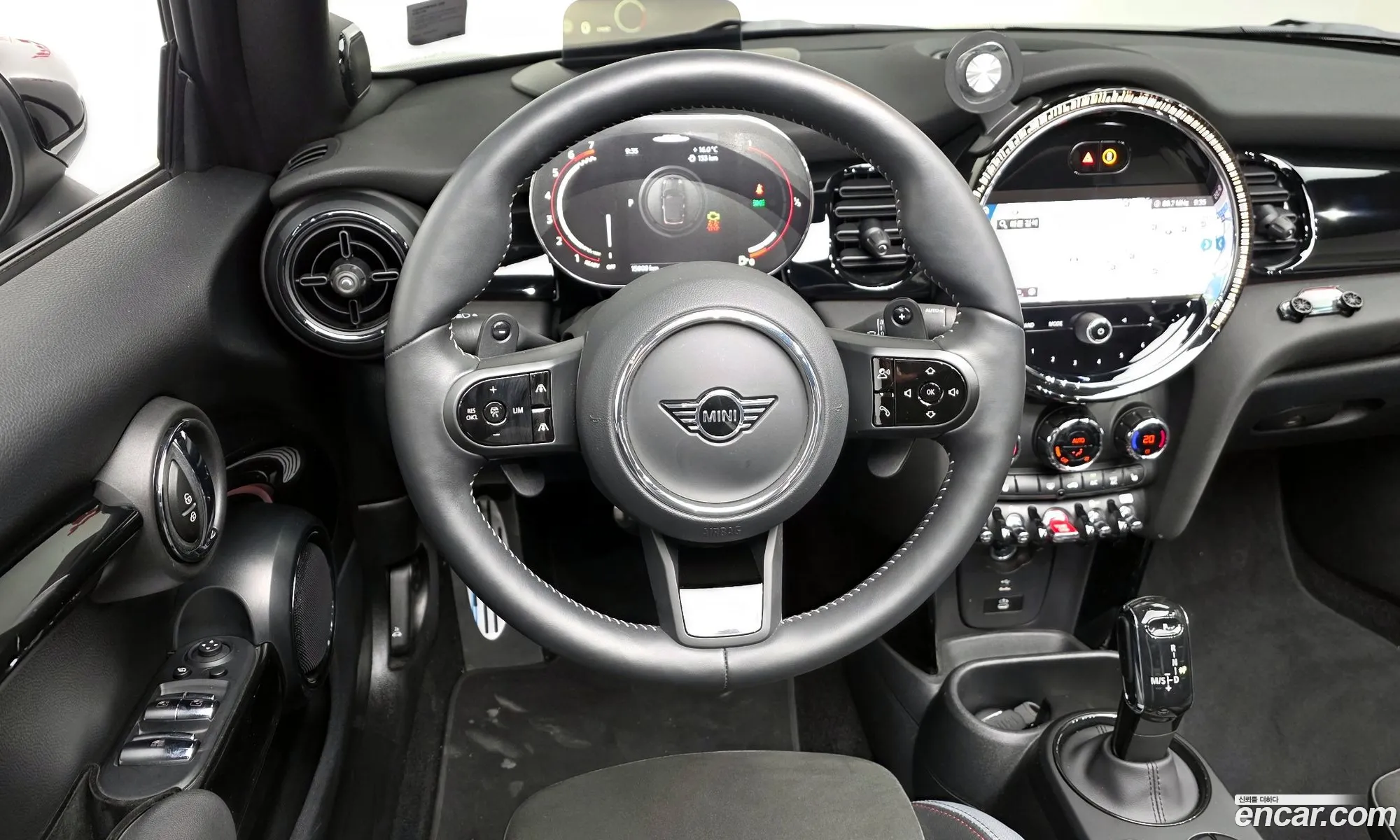 Mini Cooper S Convertible 2023 — 4