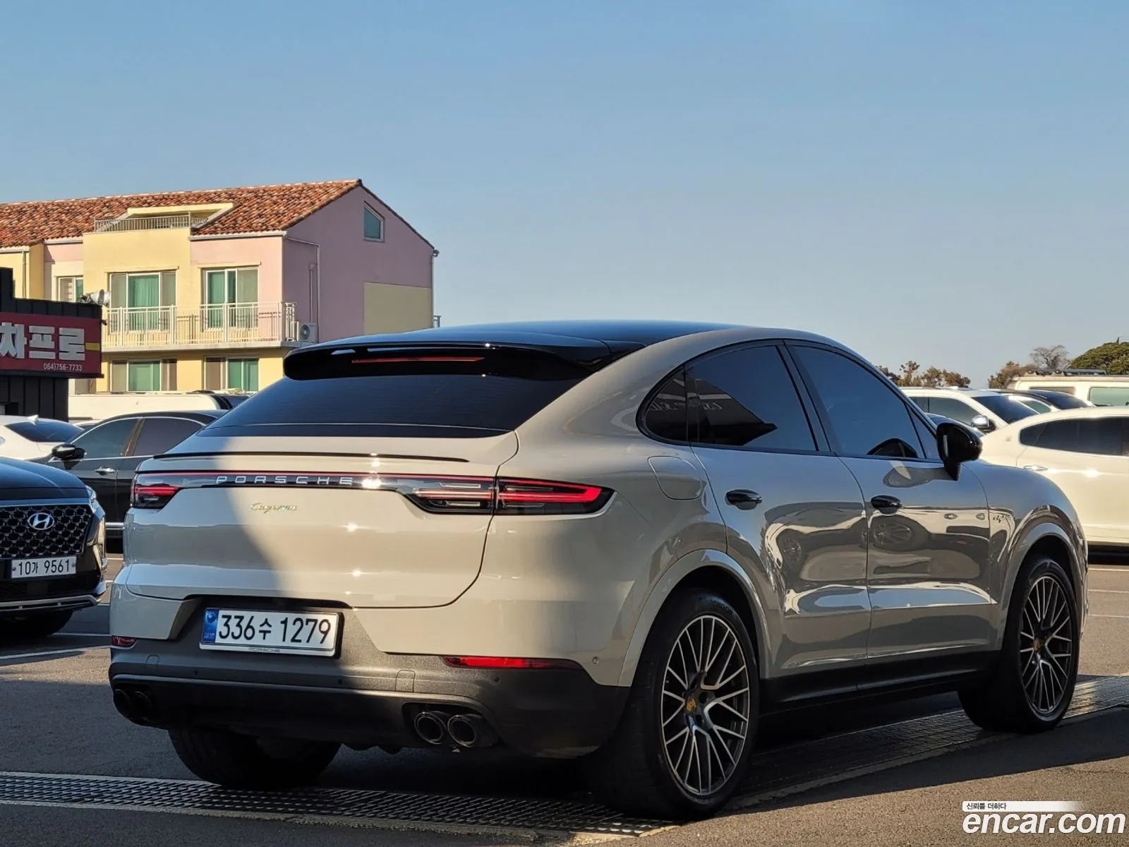Porsche Cayenne 2022 — 18
