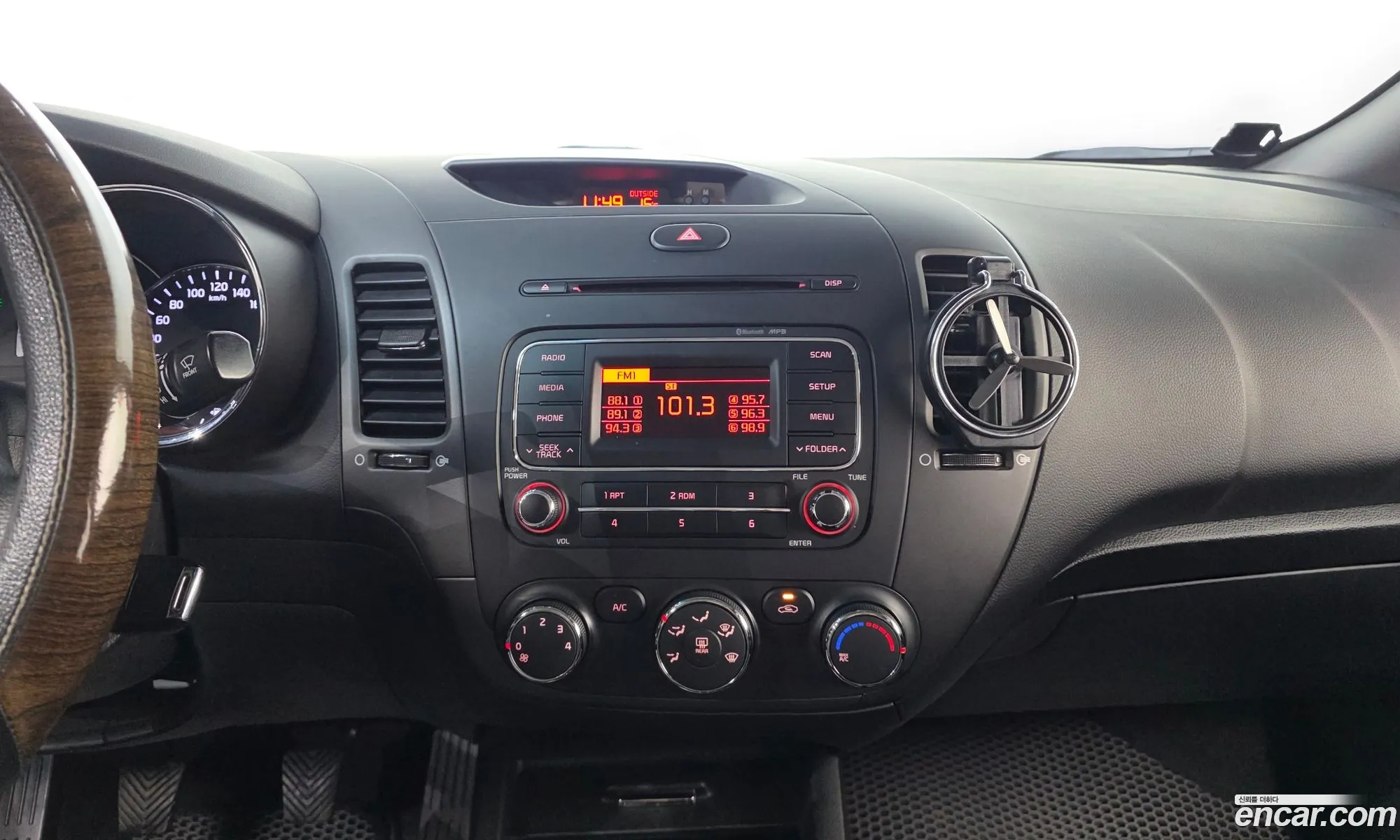 Kia K3 2015 — 10