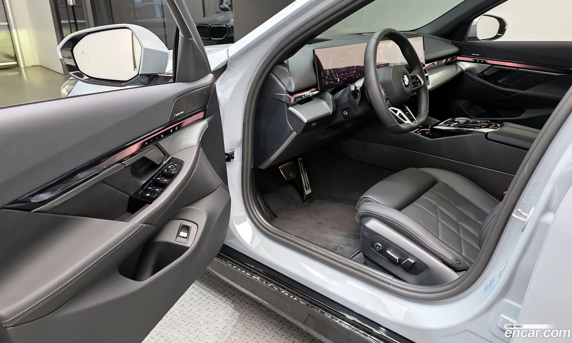 BMW 5 Series 2025 — 30