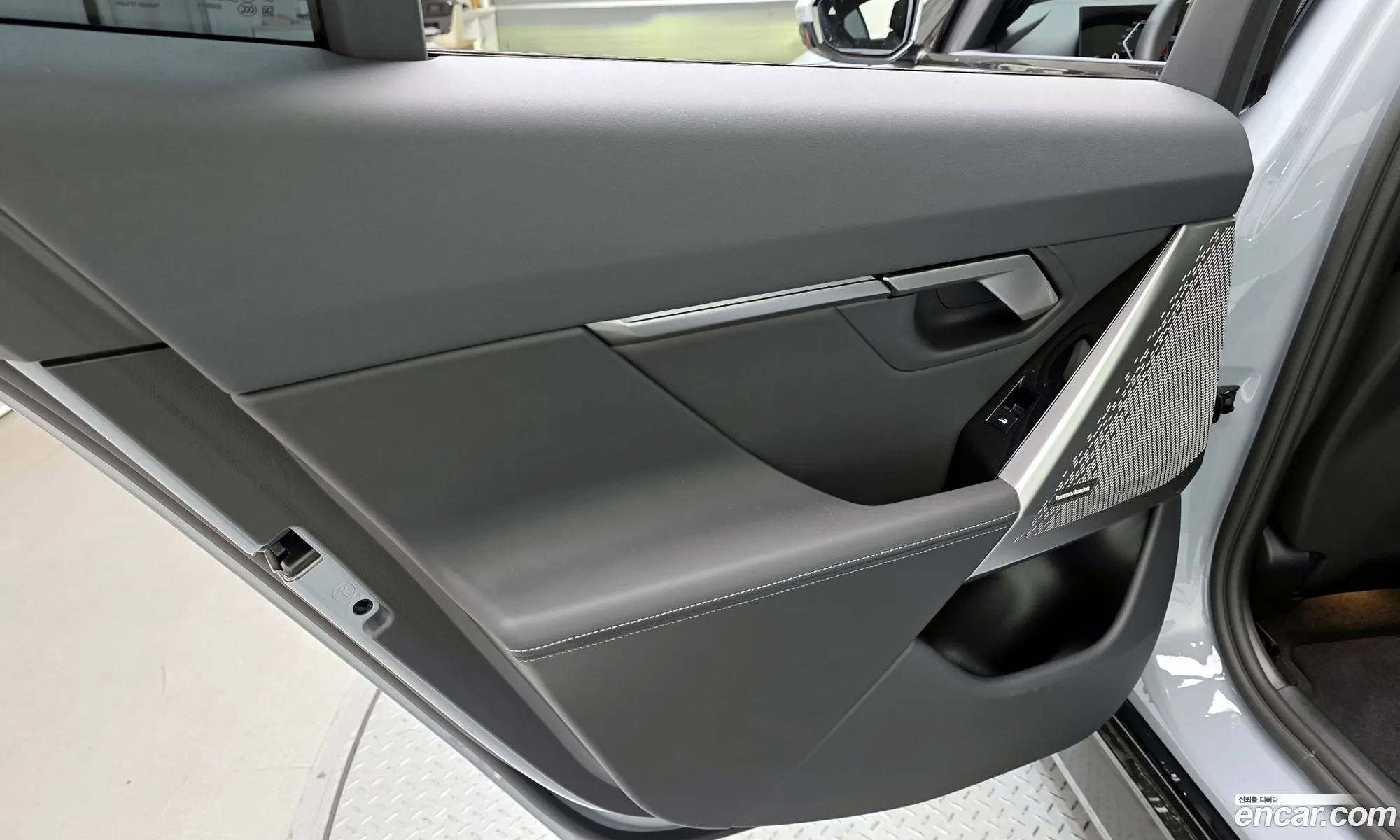 BMW 5 Series 2025 — 6