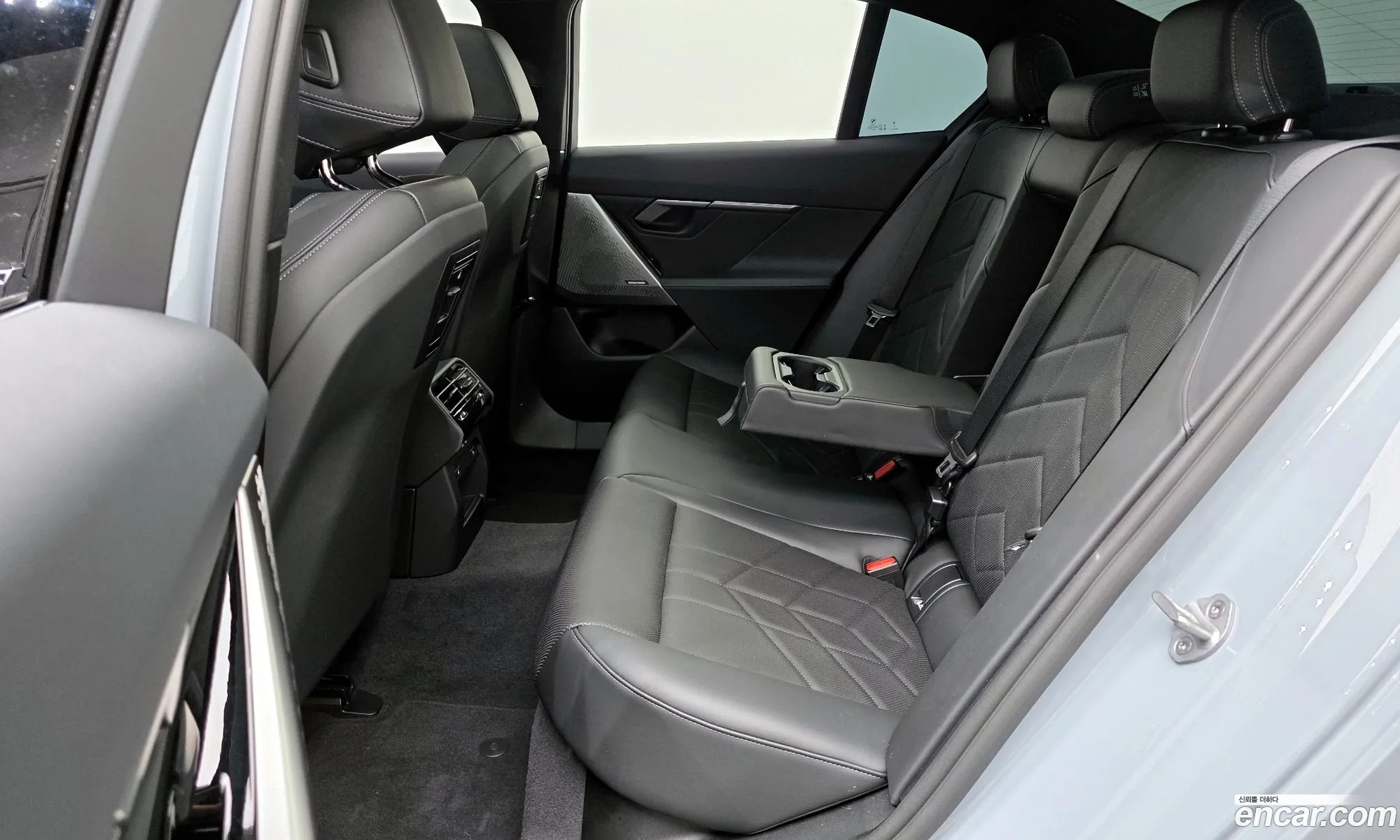 BMW 5 Series 2025 — 16