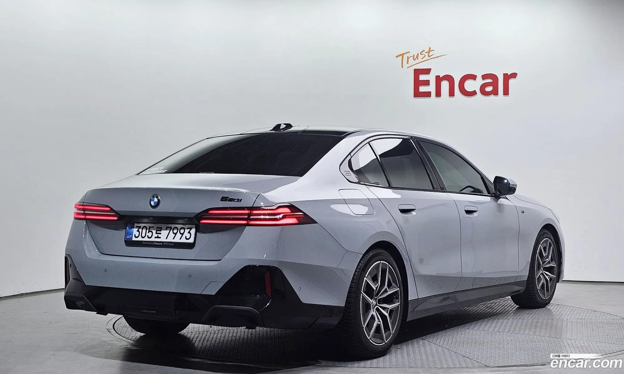 BMW 5 Series 2025 — 21