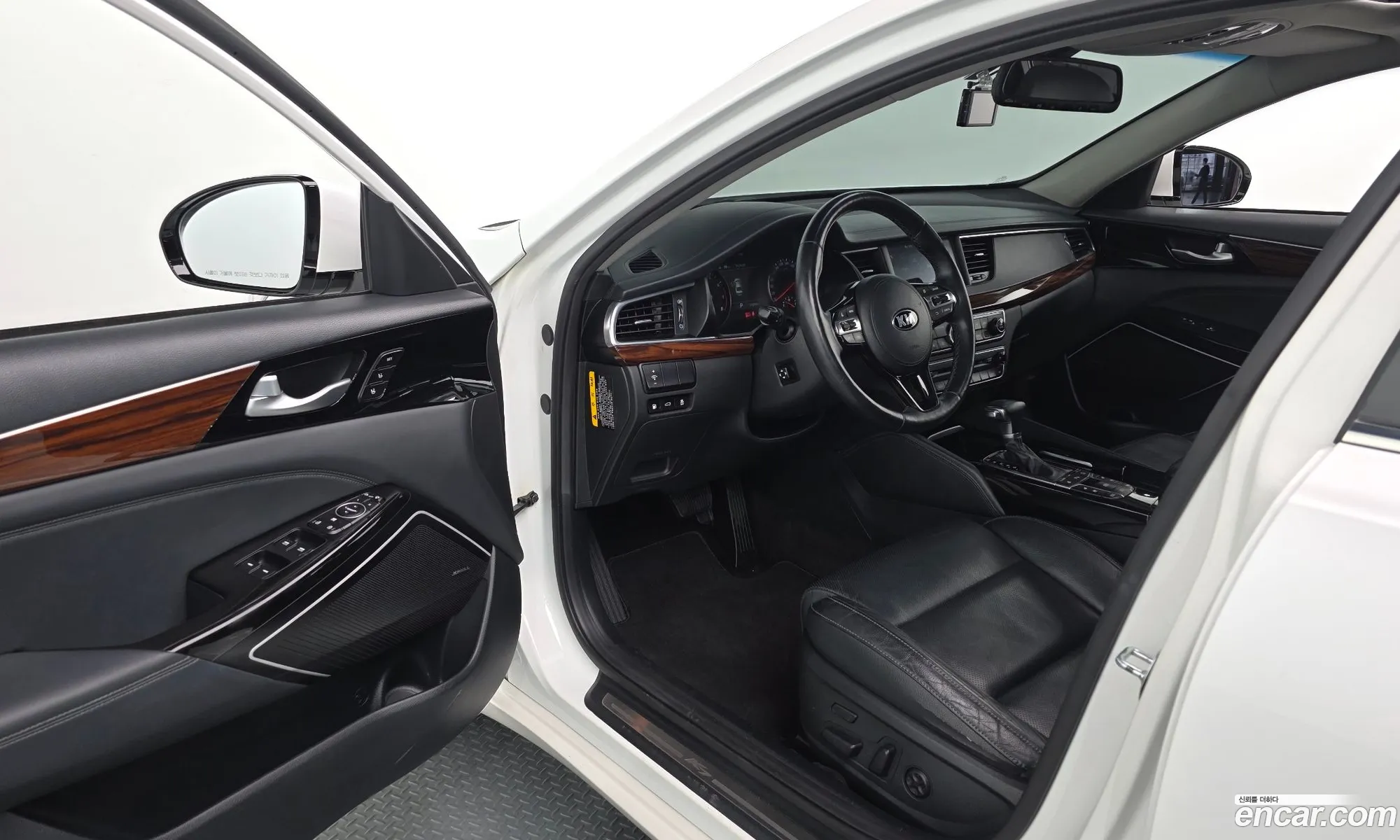 Kia K7 2016 — 18
