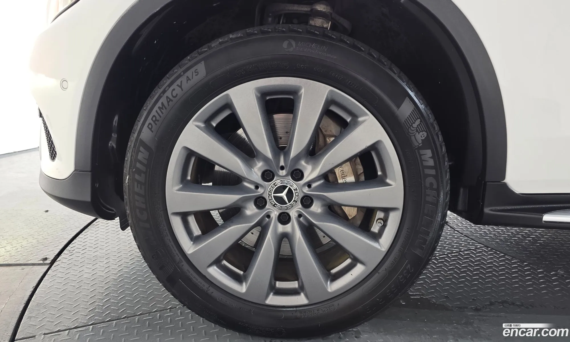 Mercedes-Benz GLC-Class X253 2019 — 17