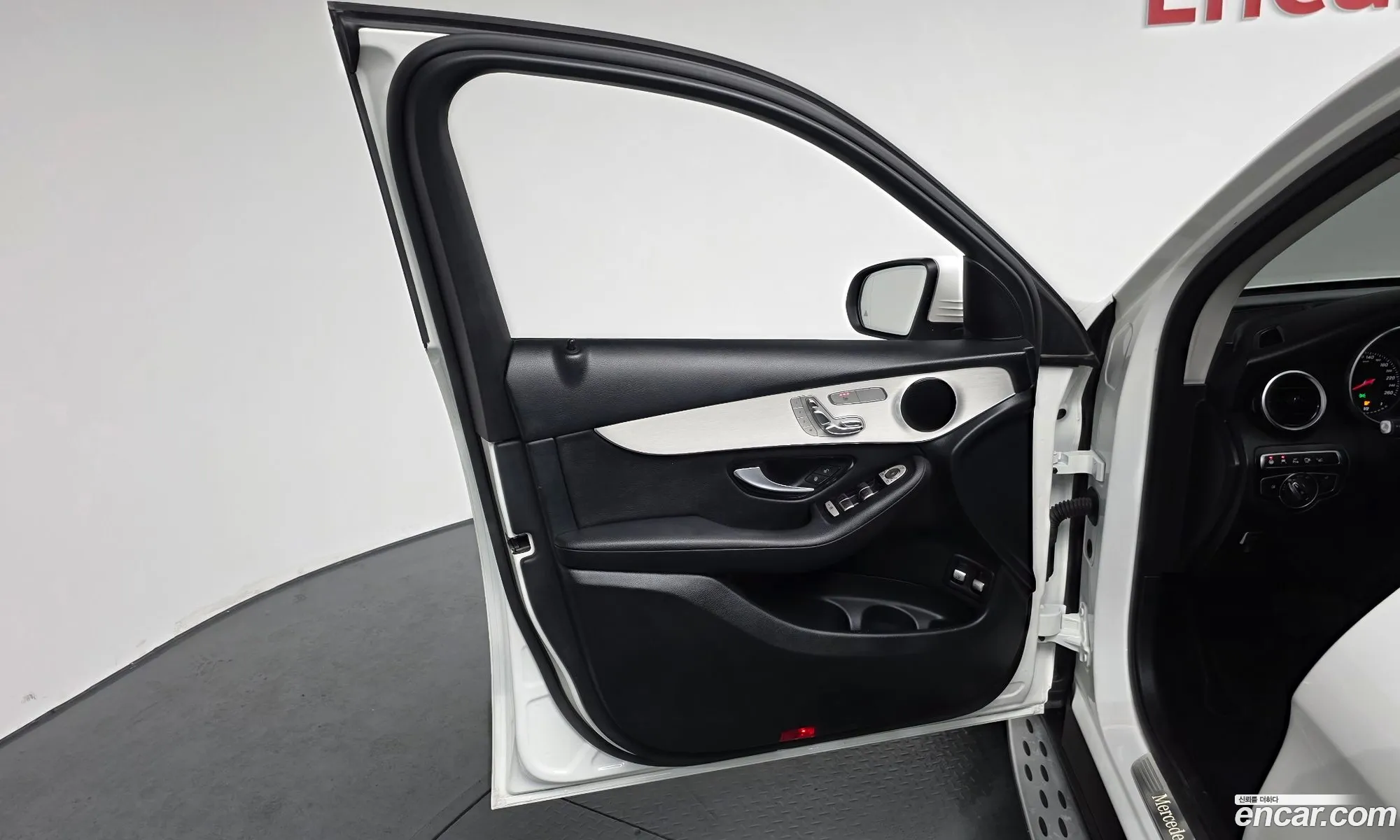 Mercedes-Benz GLC-Class X253 2019 — 15