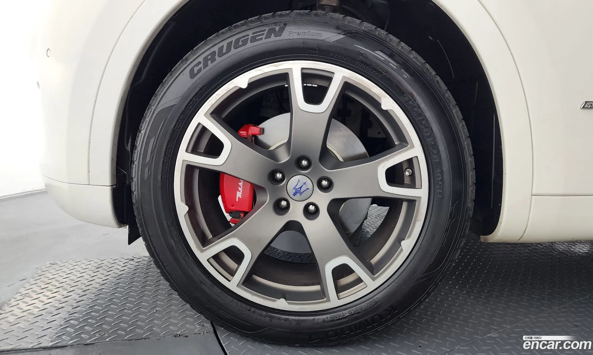 Maserati Levante 2018 — 16
