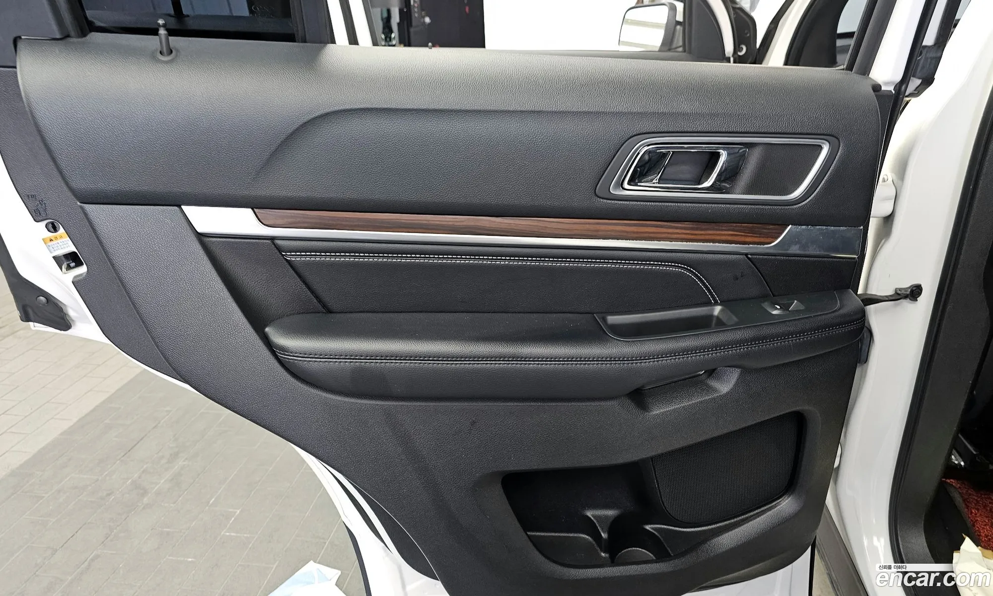 Ford Explorer 2017 1FM5K8FH4HGD32422 — 9