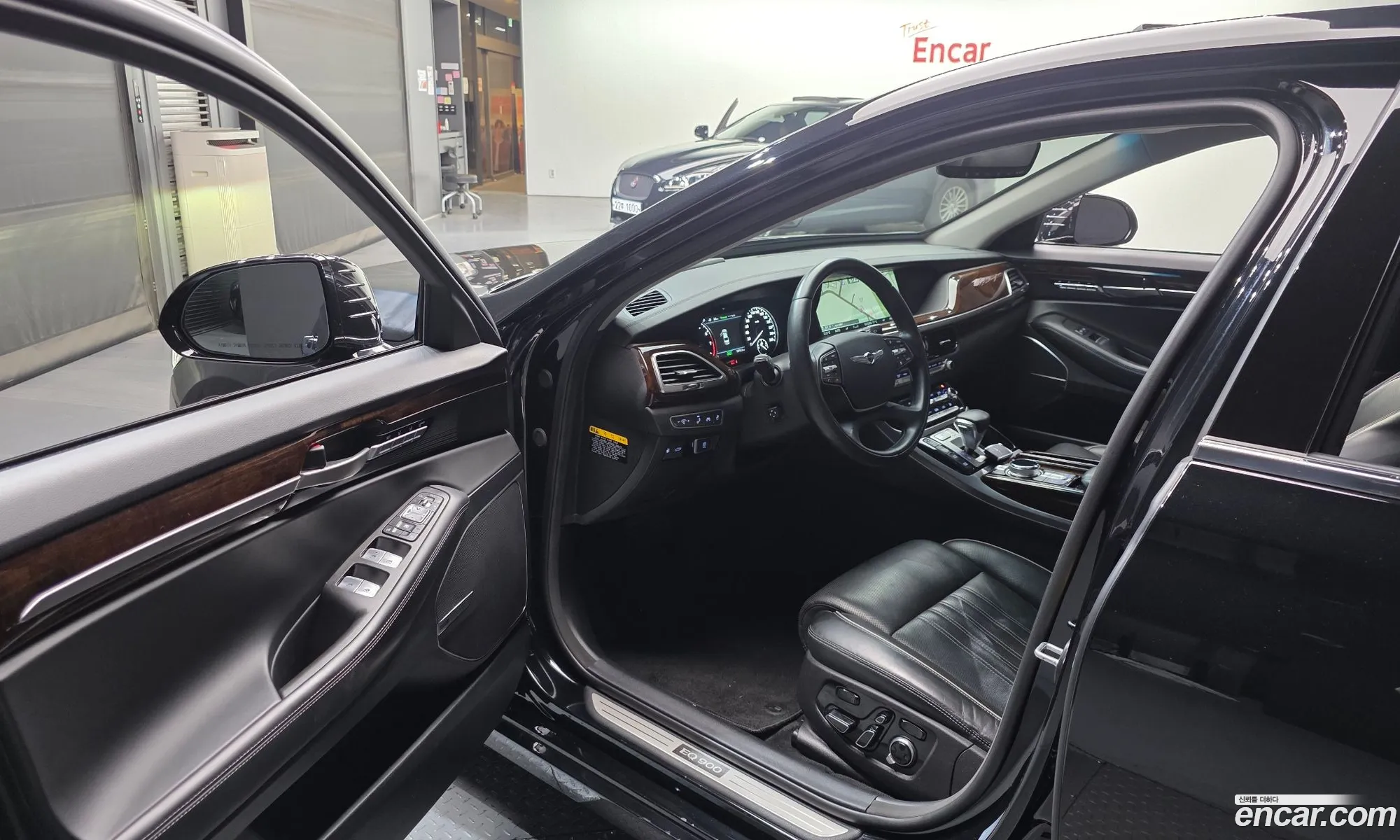 Genesis EQ900 2016 — 14
