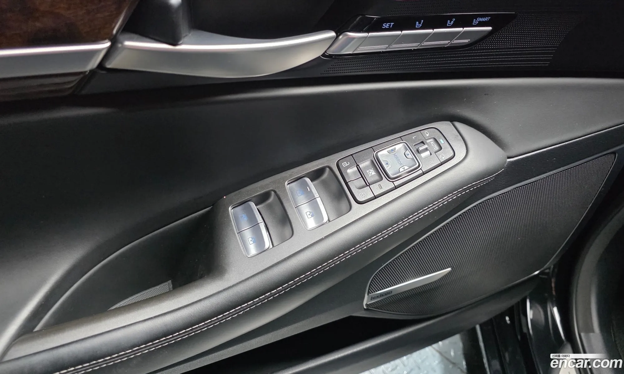 Genesis EQ900 2016 — 21