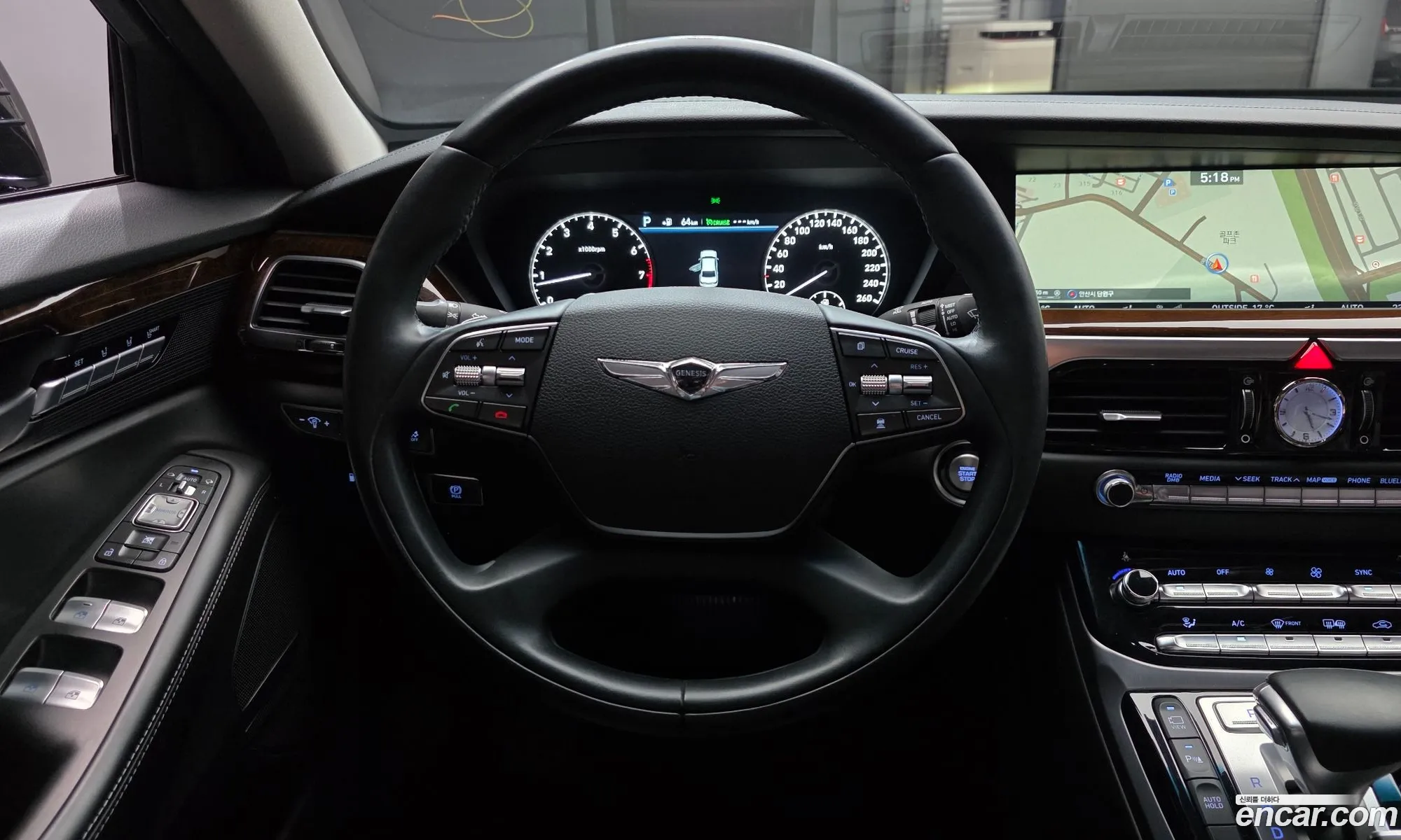 Genesis EQ900 2016 — 32