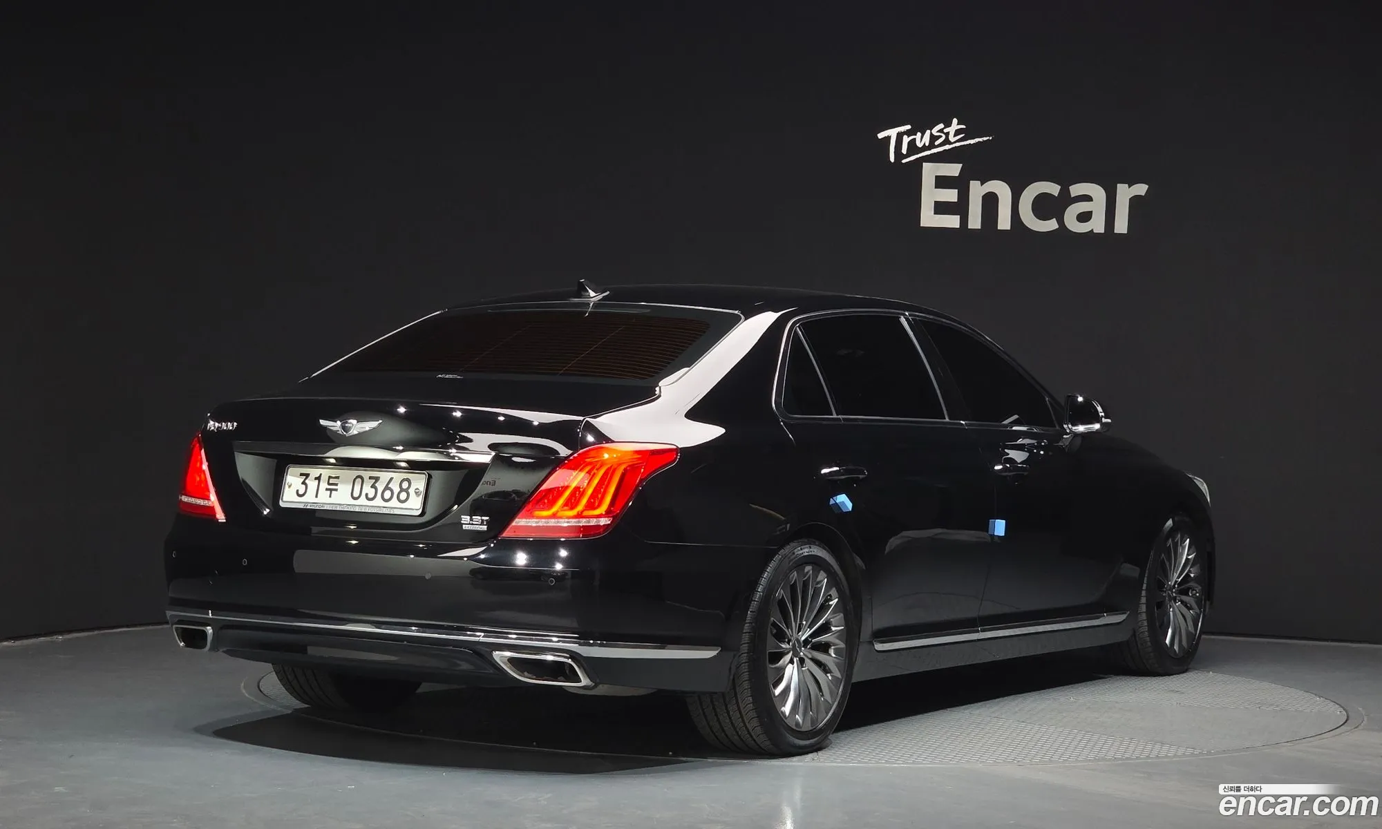 Genesis EQ900 2016 — 25