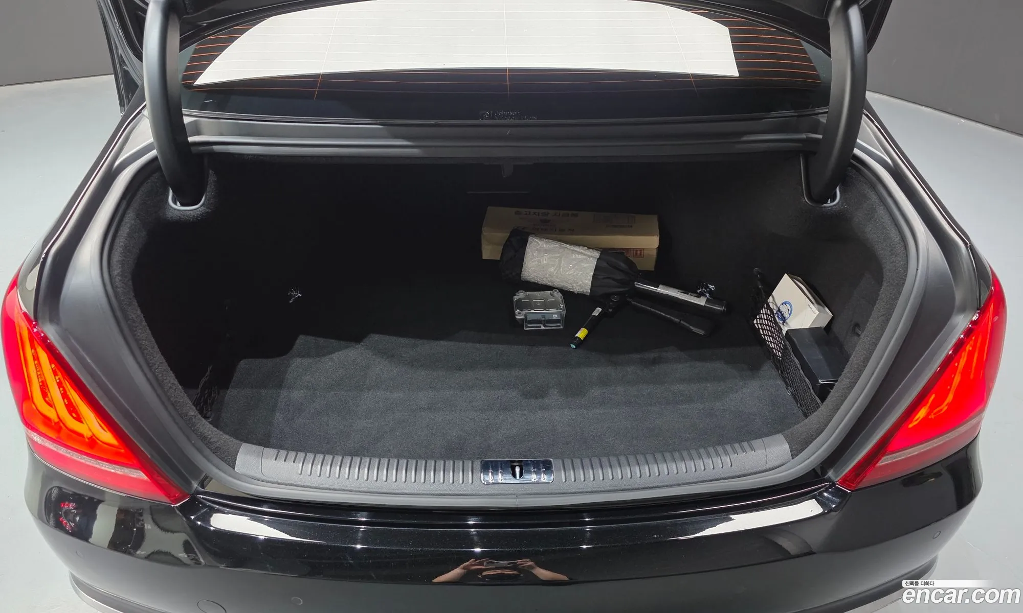 Genesis EQ900 2016 — 29