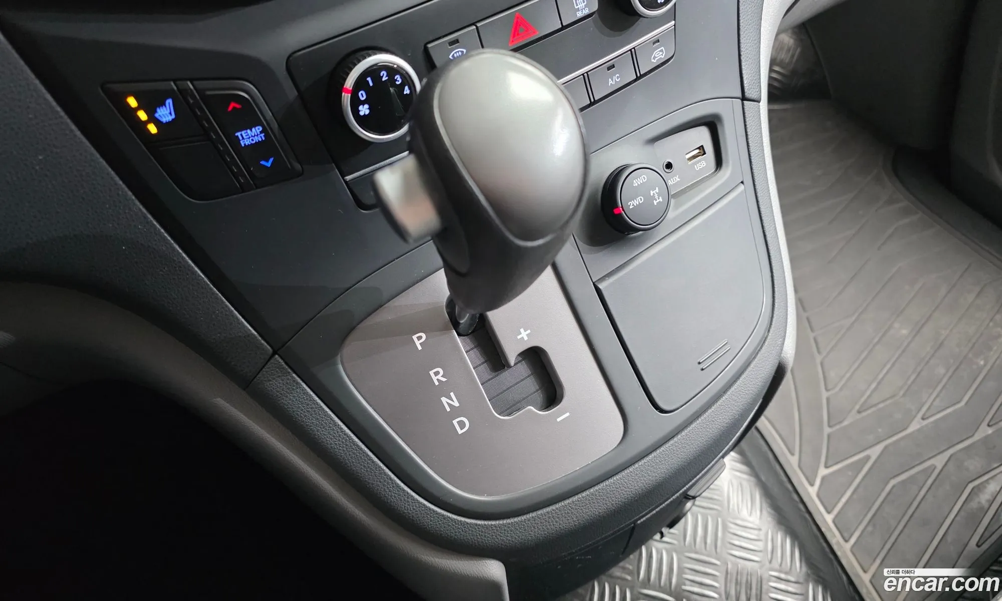 Hyundai Grand Starex 2018 — 18