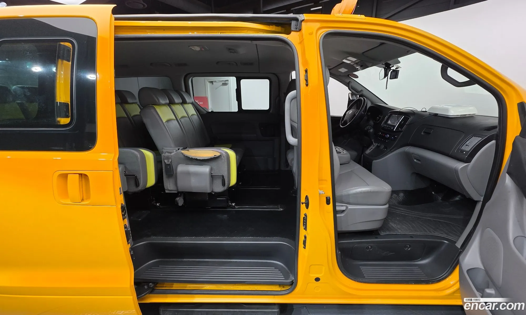 Hyundai Grand Starex 2018 — 15