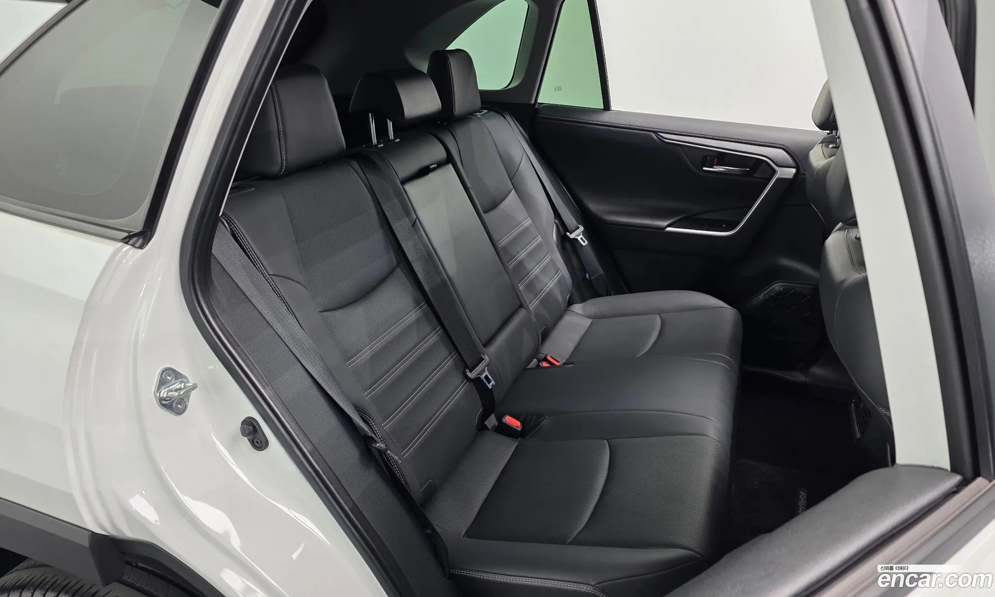 Toyota RAV4 2024 — 24