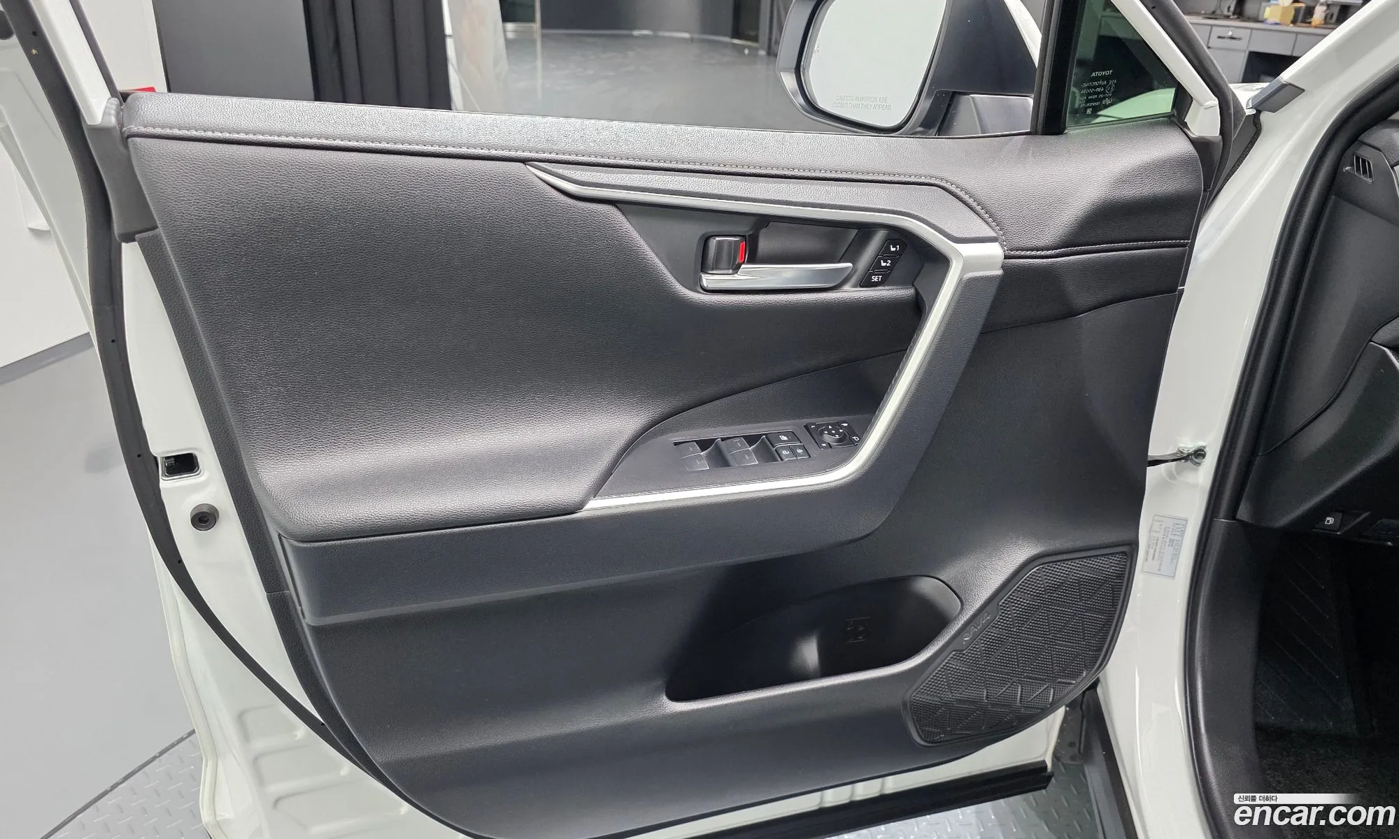 Toyota RAV4 2024 — 23