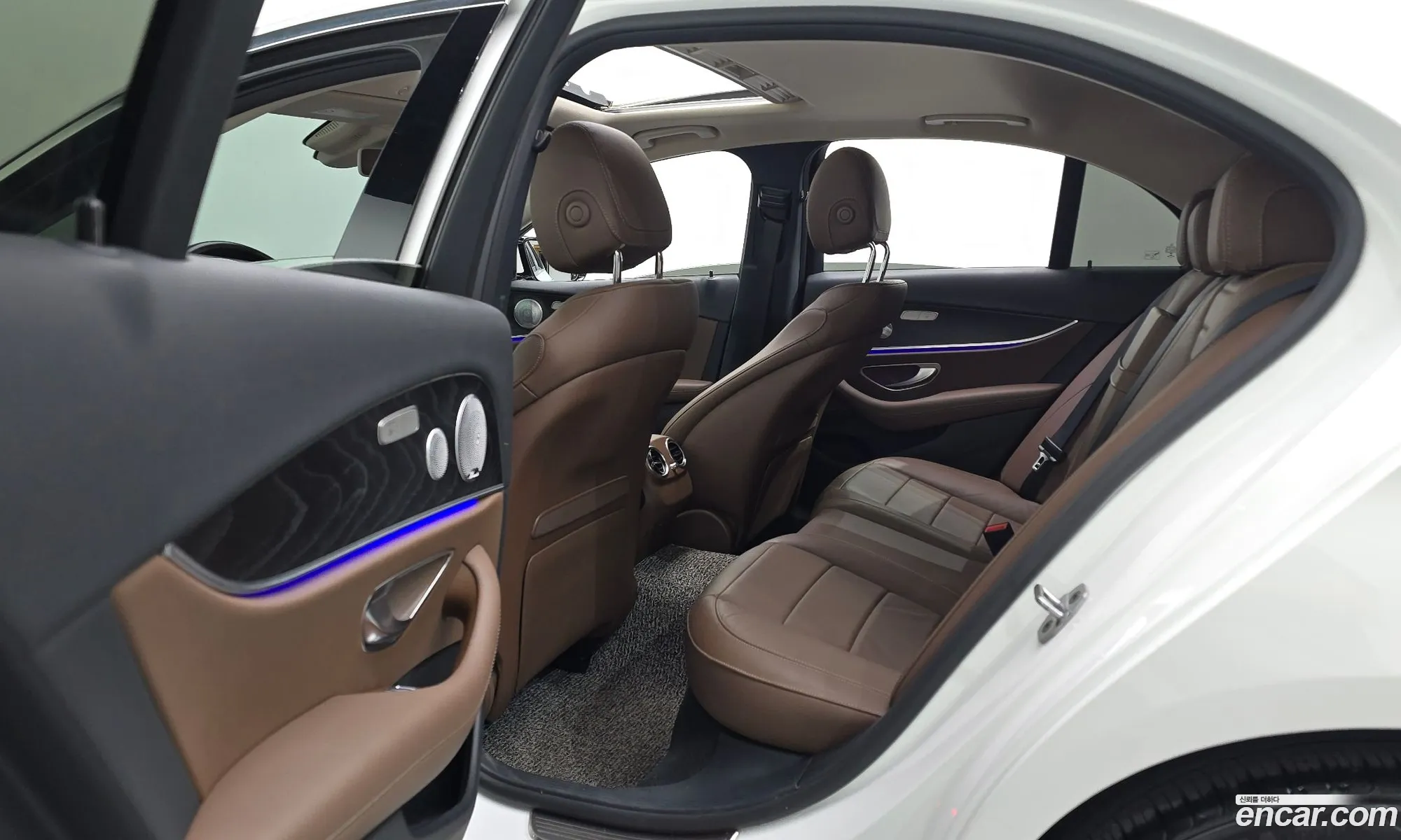 Mercedes-Benz E-Class W213 2020 — 13