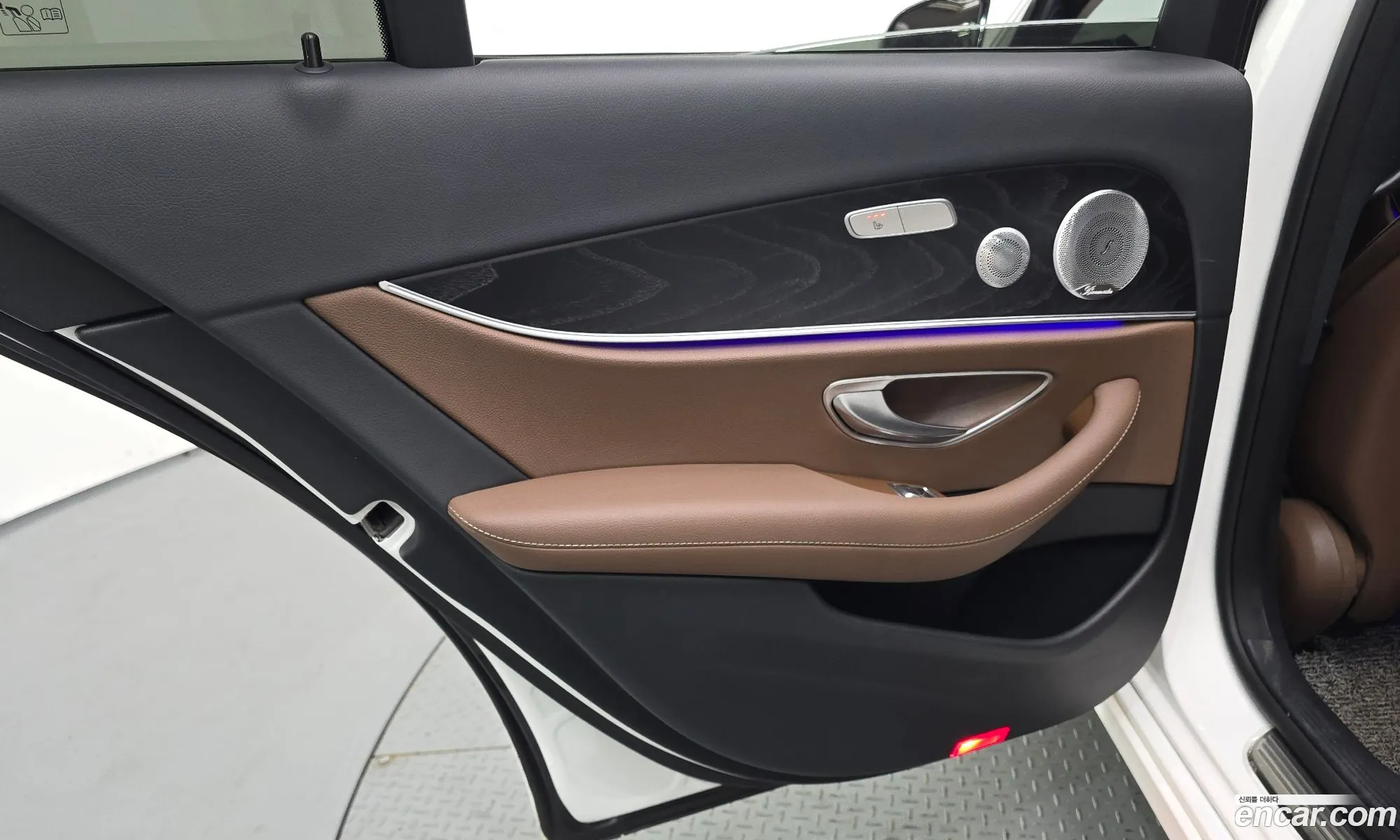 Mercedes-Benz E-Class W213 2020 — 12