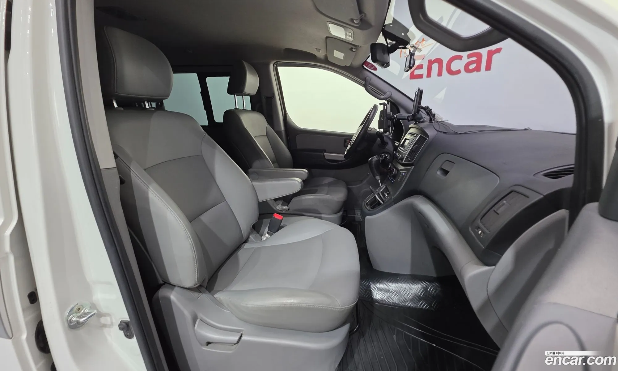 Hyundai Grand Starex 2019 — 18